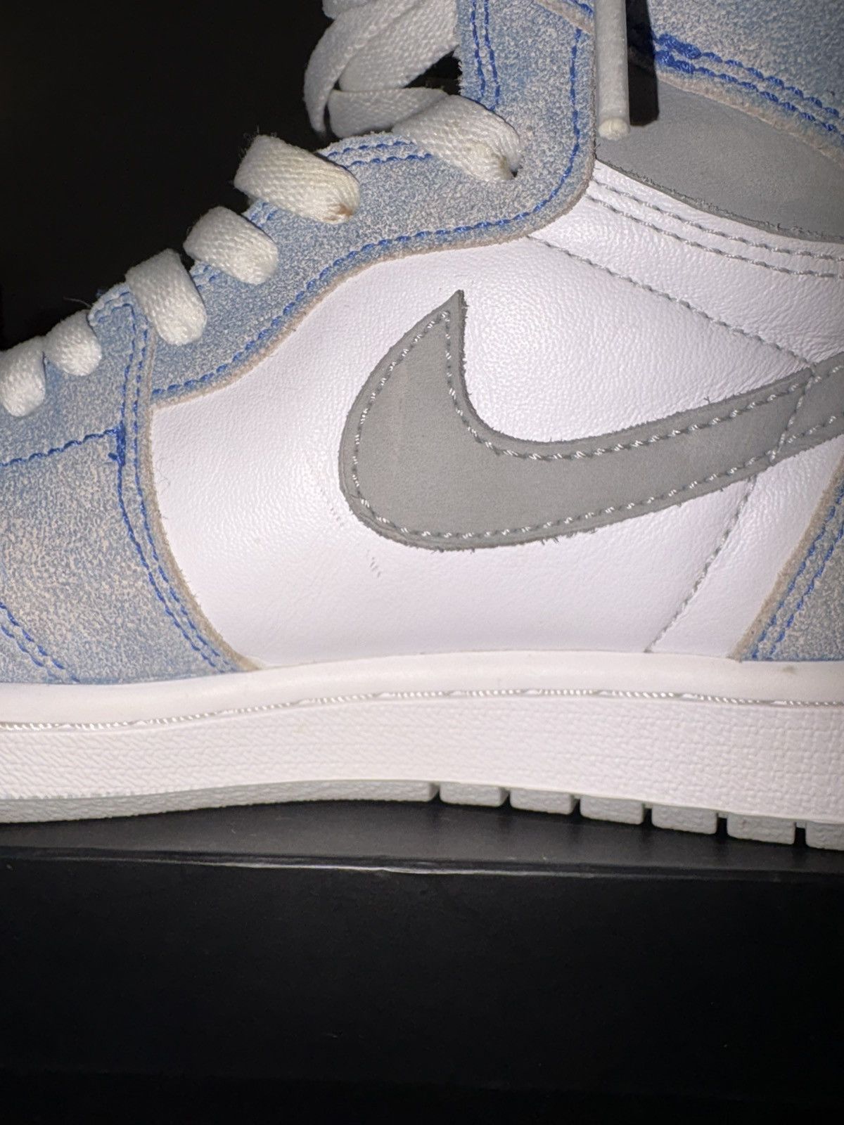 Jordan Brand Jordan 1 Retro High OG “Hyper Royal” Size US 10 / EU 43 - 15 Thumbnail