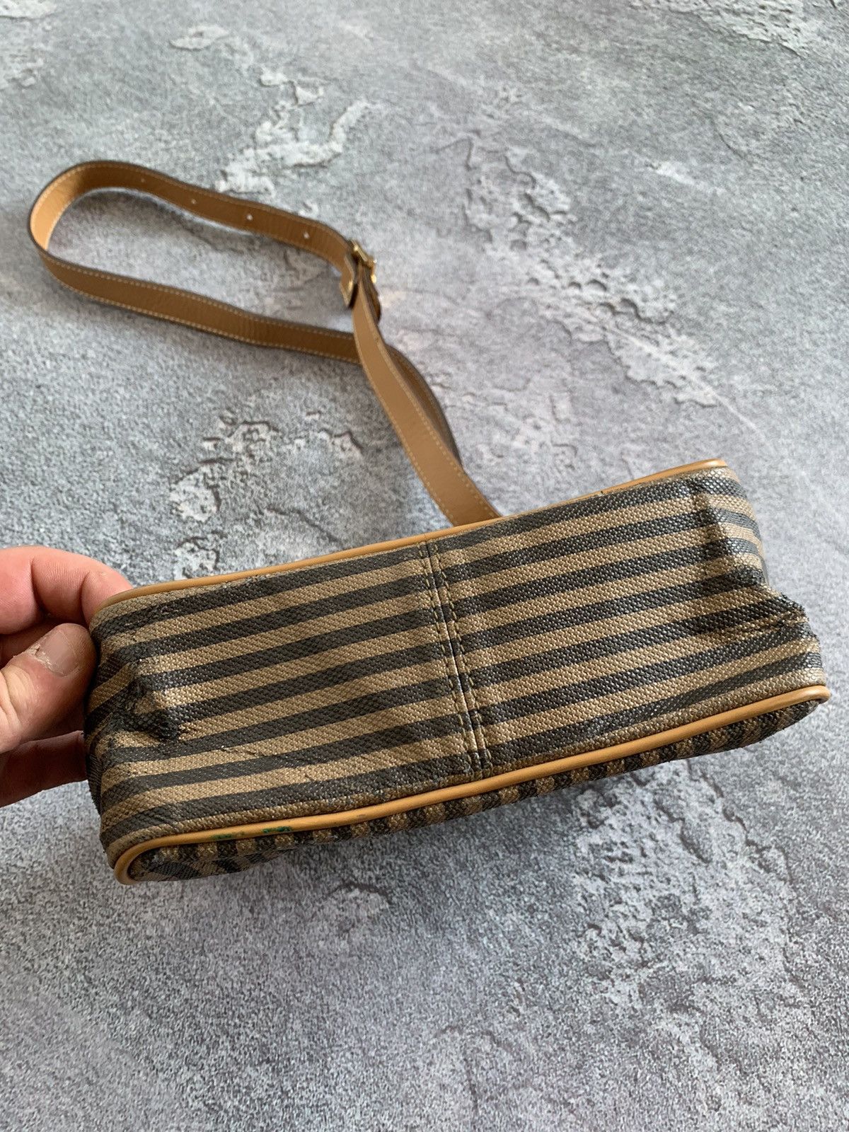 Fendi × Vintage Vintage Fendi Roma Messenger Bag Size ONE SIZE - 7 Thumbnail