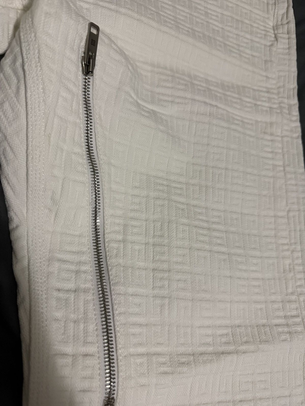 Givenchy Givenchy 4G Embossed straight leg denim white Size US 32 / EU 48 - 7 Thumbnail