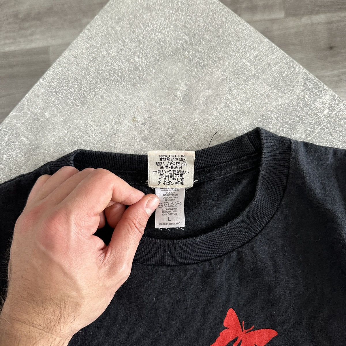 Japanese Brand Vintage 90s Girl Butterfly Suicide abstract tee Banksy y2k Size US L / EU 52-54 / 3 - 4 Thumbnail