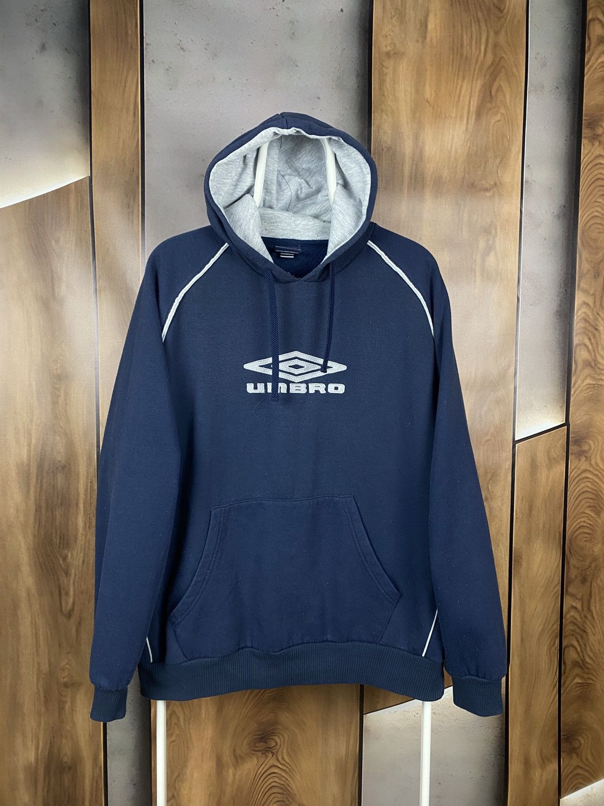 Umbro 🧨Vintage Hoodie Umbro Big Logo VTG Tee🧨 Size US XL / EU 56 / 4 - 1 Thumbnail