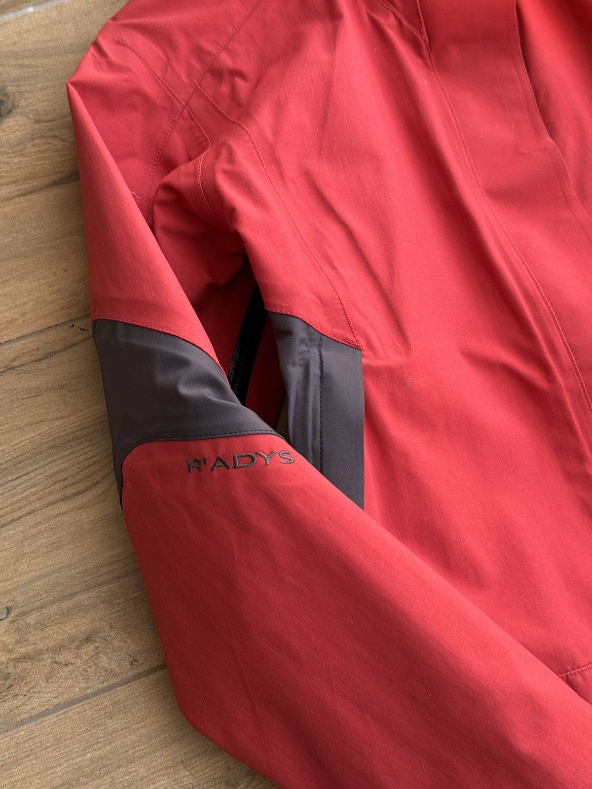 Goretex × Vintage Vintage R’adys Outdoor Essentials Goretex Waterproof Jacket Size M / US 6-8 / IT 42-44 - 9 Thumbnail