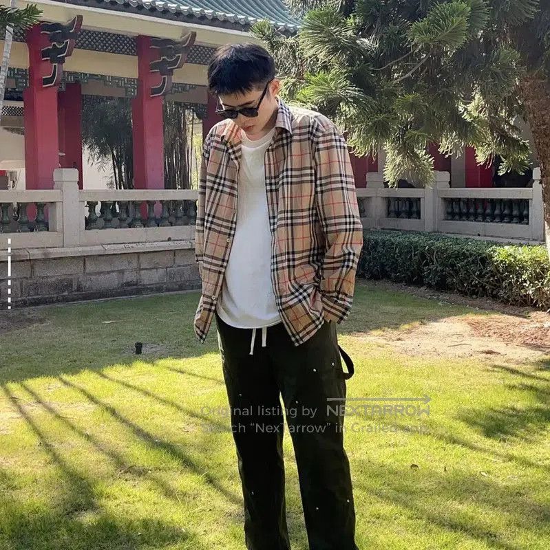 Burberry Burberry Spring Autumn Khaki Check Shirt. Size US S / EU 44-46 / 1 - 8 Thumbnail
