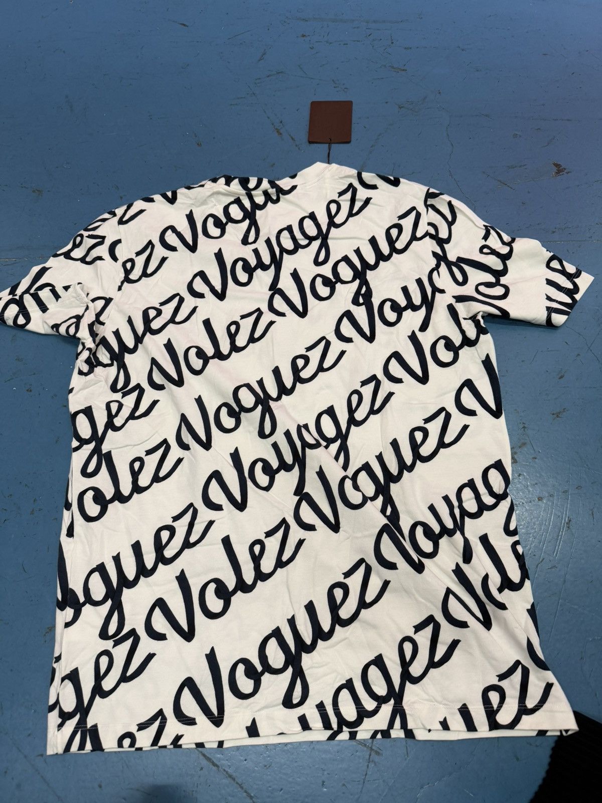 Louis Vuitton LOUIS VUITTON VOGUE WHITE TEE Size US XXL / EU 58 / 5 - 2 Thumbnail