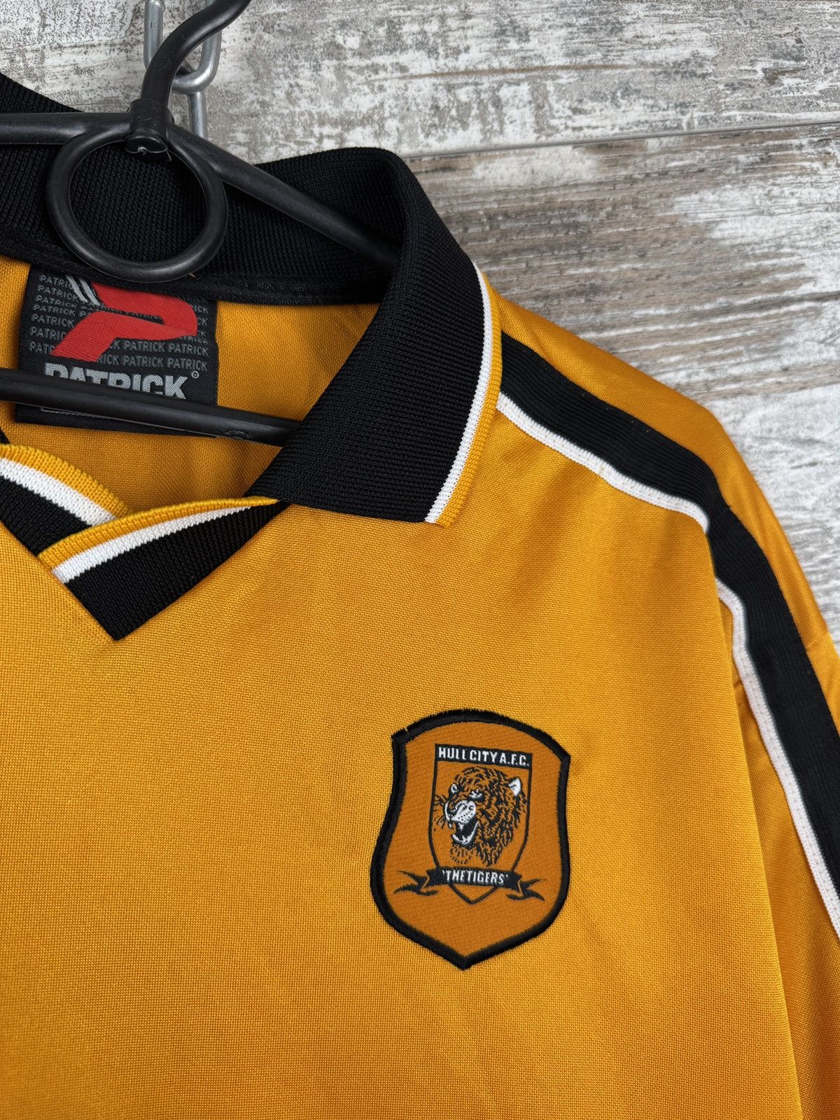 Vintage Mens Vintage Patrick Hull City tigers home T-shirt jersey Size US S / EU 44-46 / 1 - 7 Thumbnail