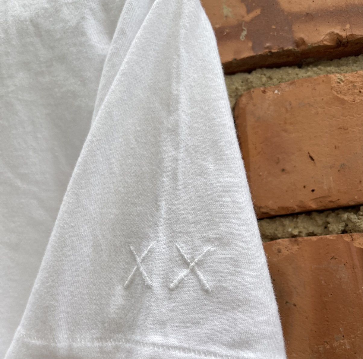 Kaws × Uniqlo Kaws x Uniqlo Japanese Brand Tshirt Size US M / EU 48-50 / 2 - 3 Thumbnail
