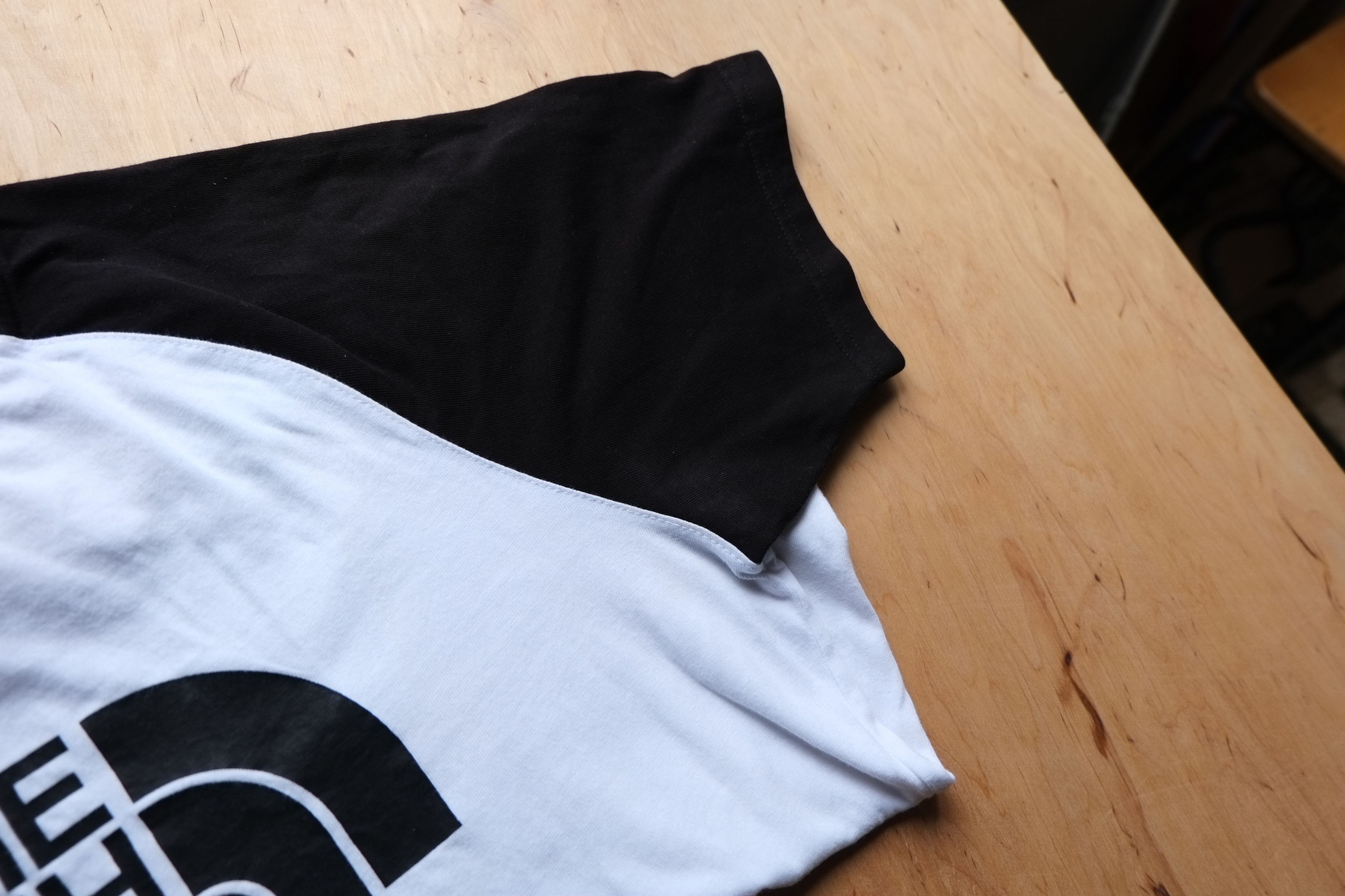 The North Face The North Face Big Logo Black/White Tshirt Size S vintage Size US S / EU 44-46 / 1 - 16 Thumbnail