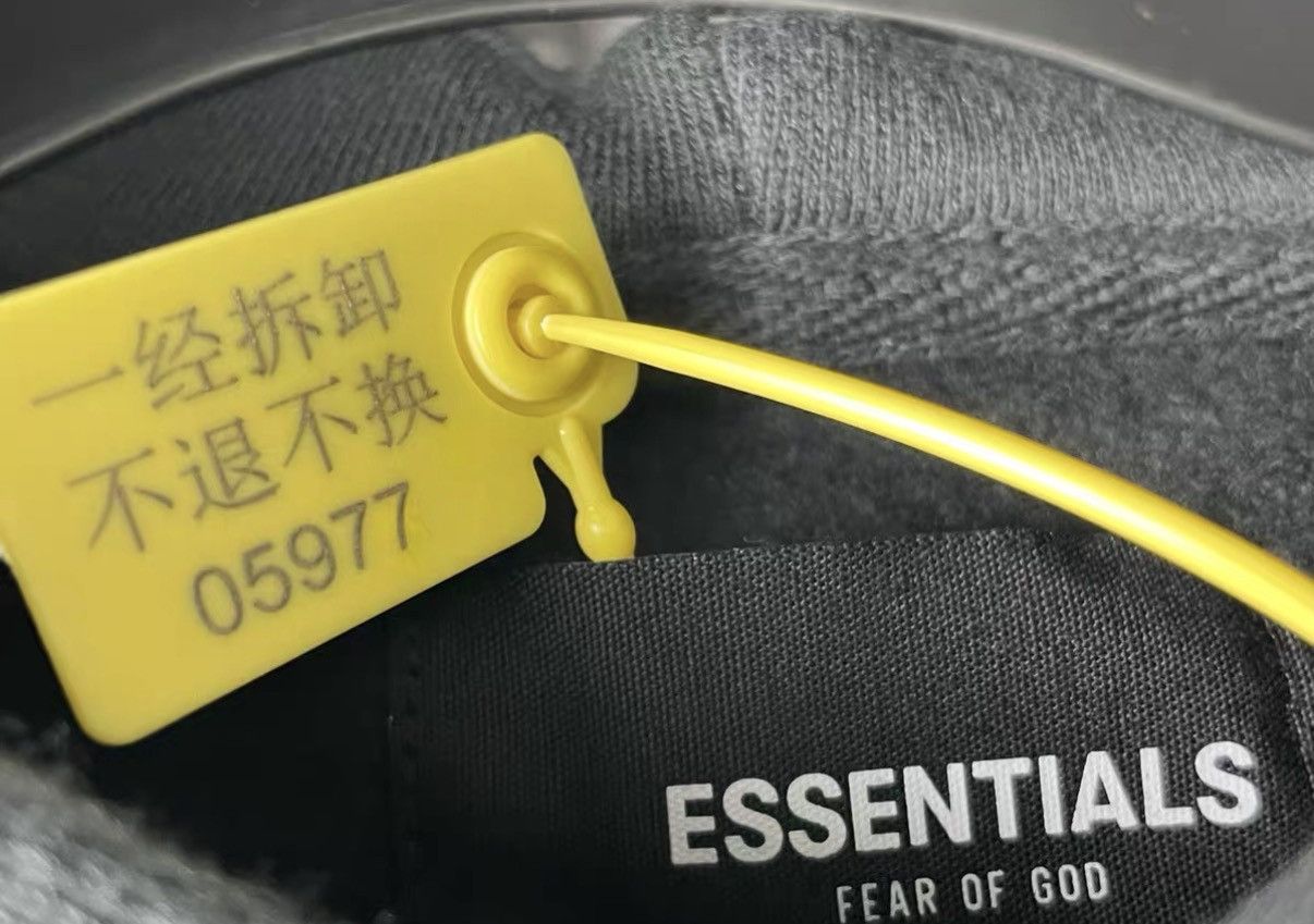Essentials Essentials FOG 3M Reflective Back Logo Hoodie J31 Size US XS / EU 42 / 0 - 6 Thumbnail