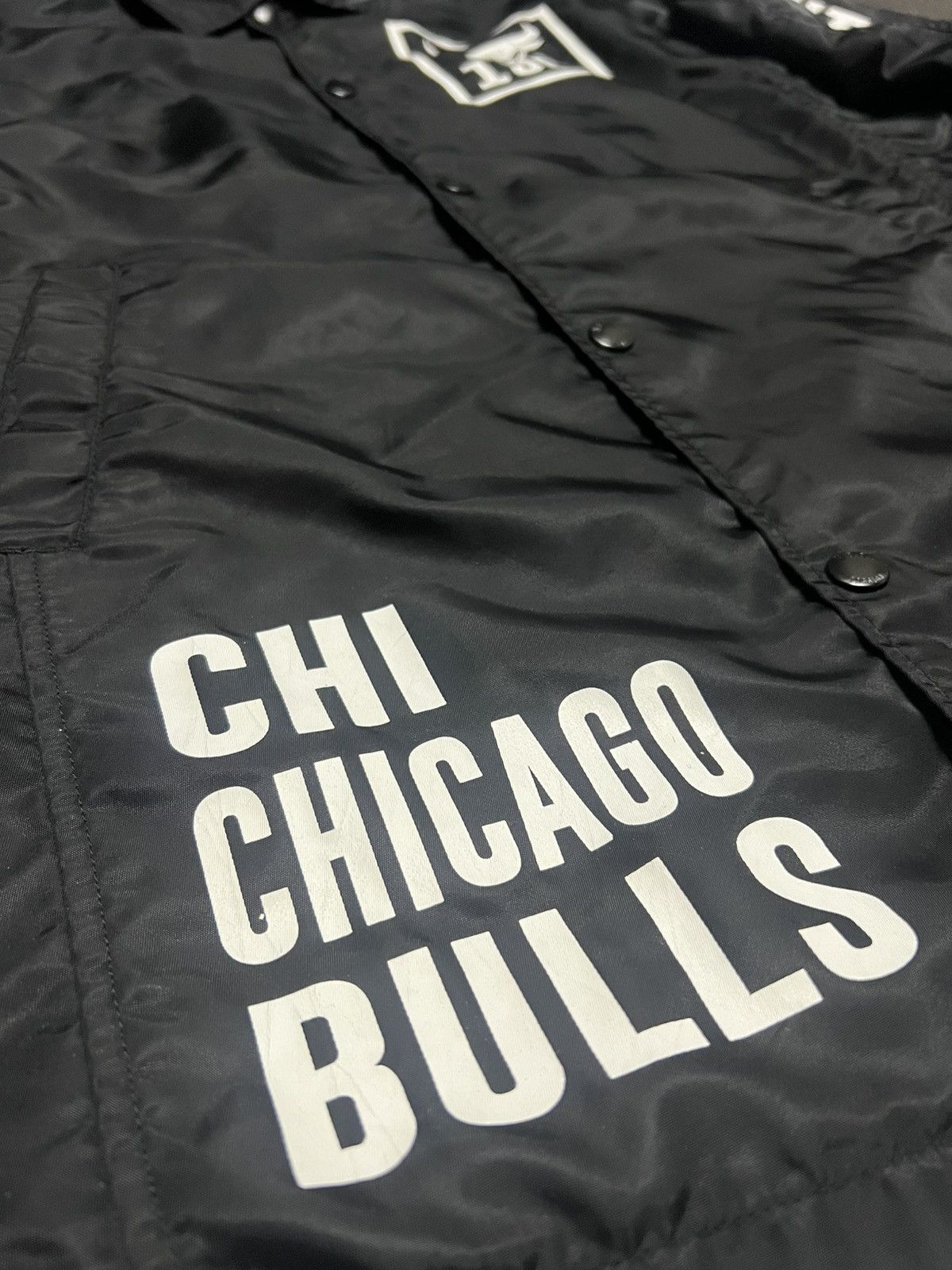 NBA NBA Chicago Bulls TaeYang Style Men’s Long Shirket Jackets Size US L / EU 52-54 / 3 - 4 Thumbnail