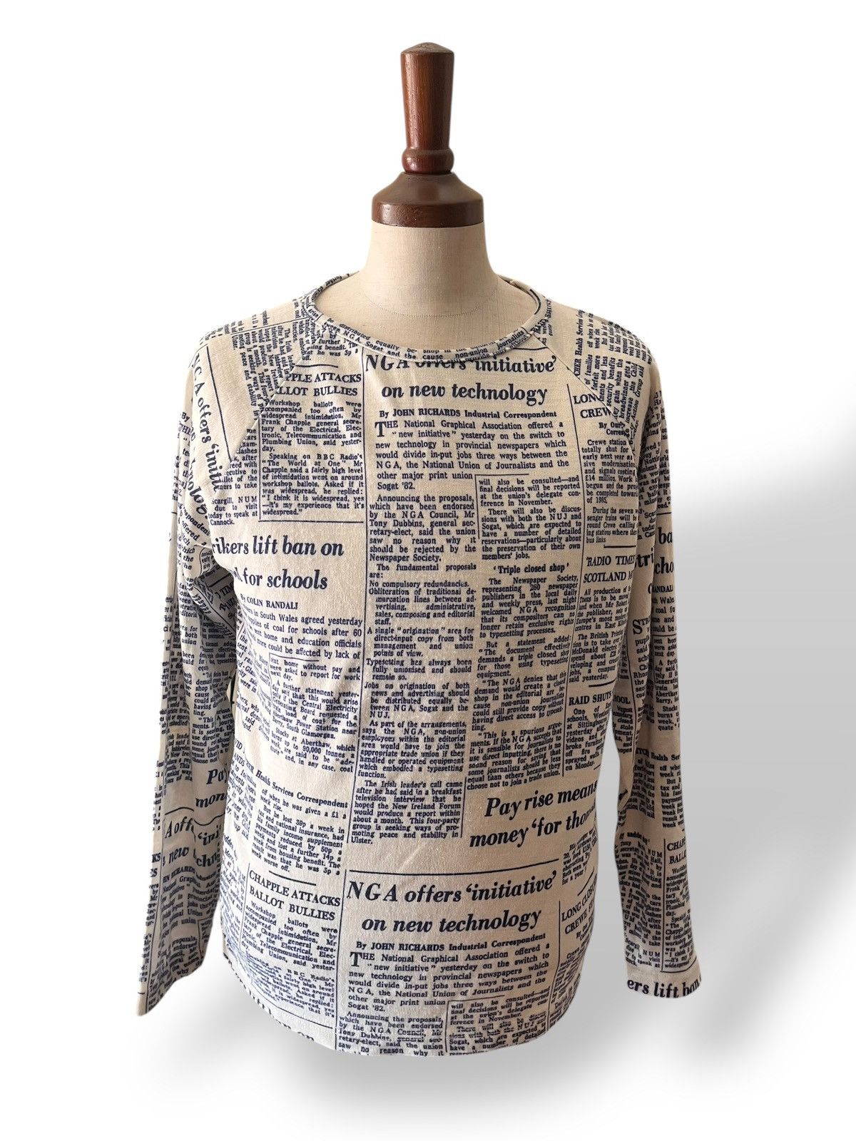 Japanese Brand C & A Full Print Newspaper Longsleeve Shirt Size US M / EU 48-50 / 2 - 3 Thumbnail