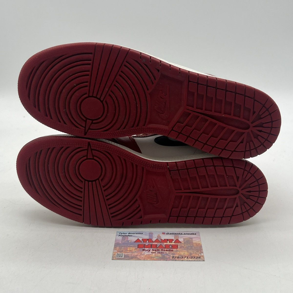 Nike Air Jordan 1 high Chicago Size US 7 / EU 40 - 7 Thumbnail