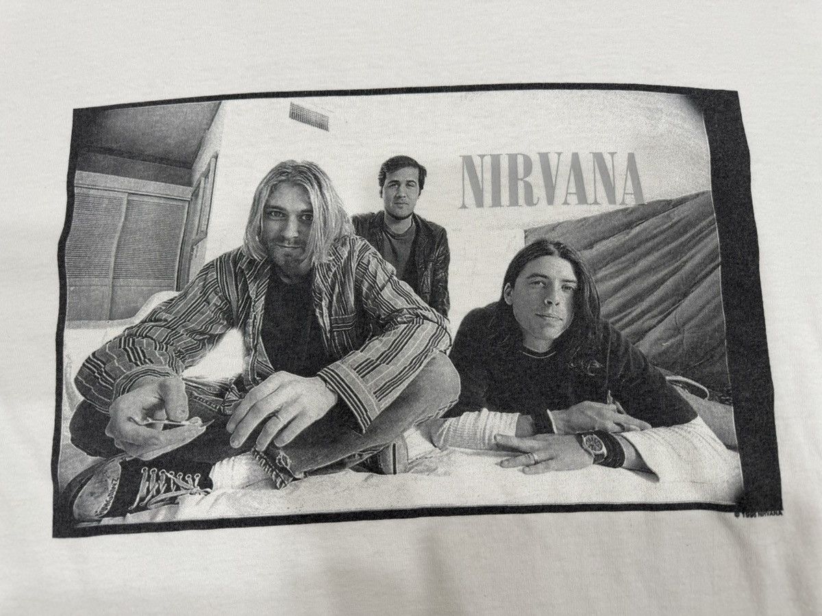 Band Tees Final Drop‼️ Vintage Nirvana Photo Tee Size US XL / EU 56 / 4 - 6 Thumbnail