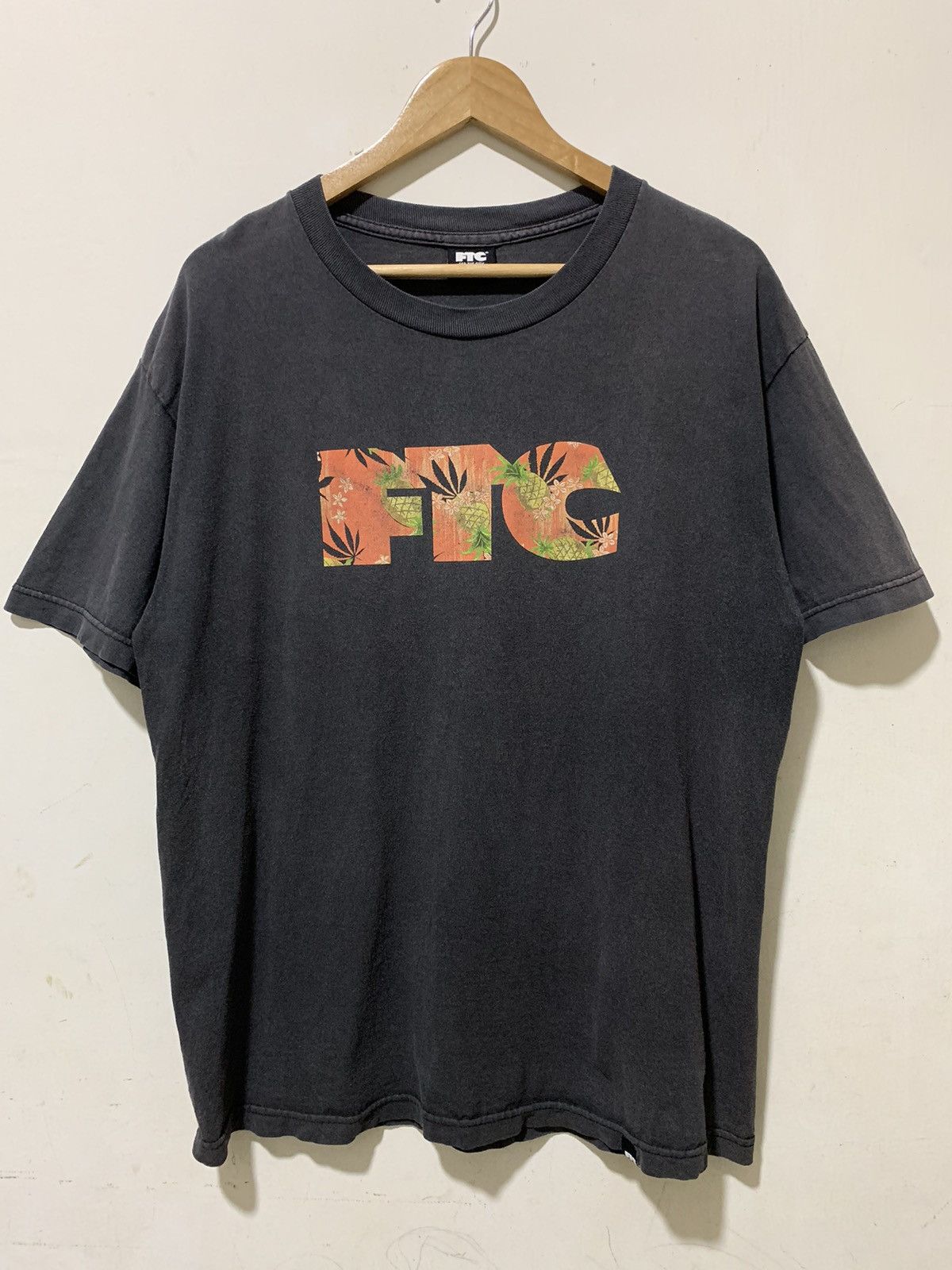 FTC FTC OG LOGO PINEAPPLE KUSH BLACK T-SHIRTS Size US L / EU 52-54 / 3 - 1 Thumbnail