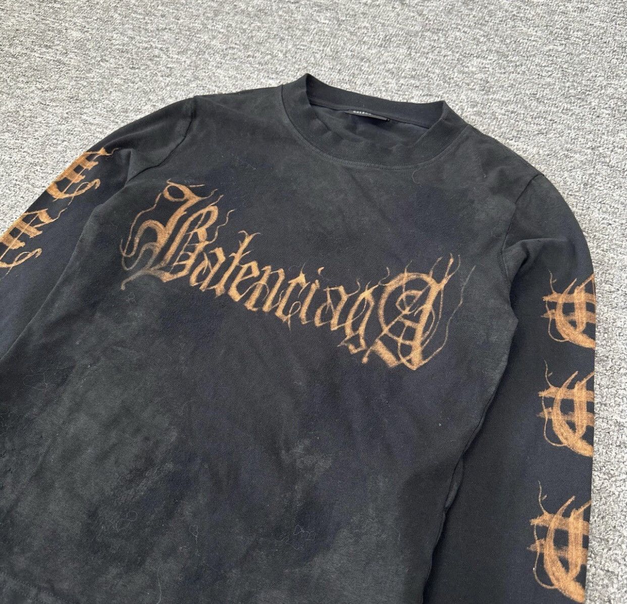 Balenciaga Balenciaga new mud dyed Sanskrit long sleeved shirt Size L / US 10 / IT 46 - 4 Thumbnail