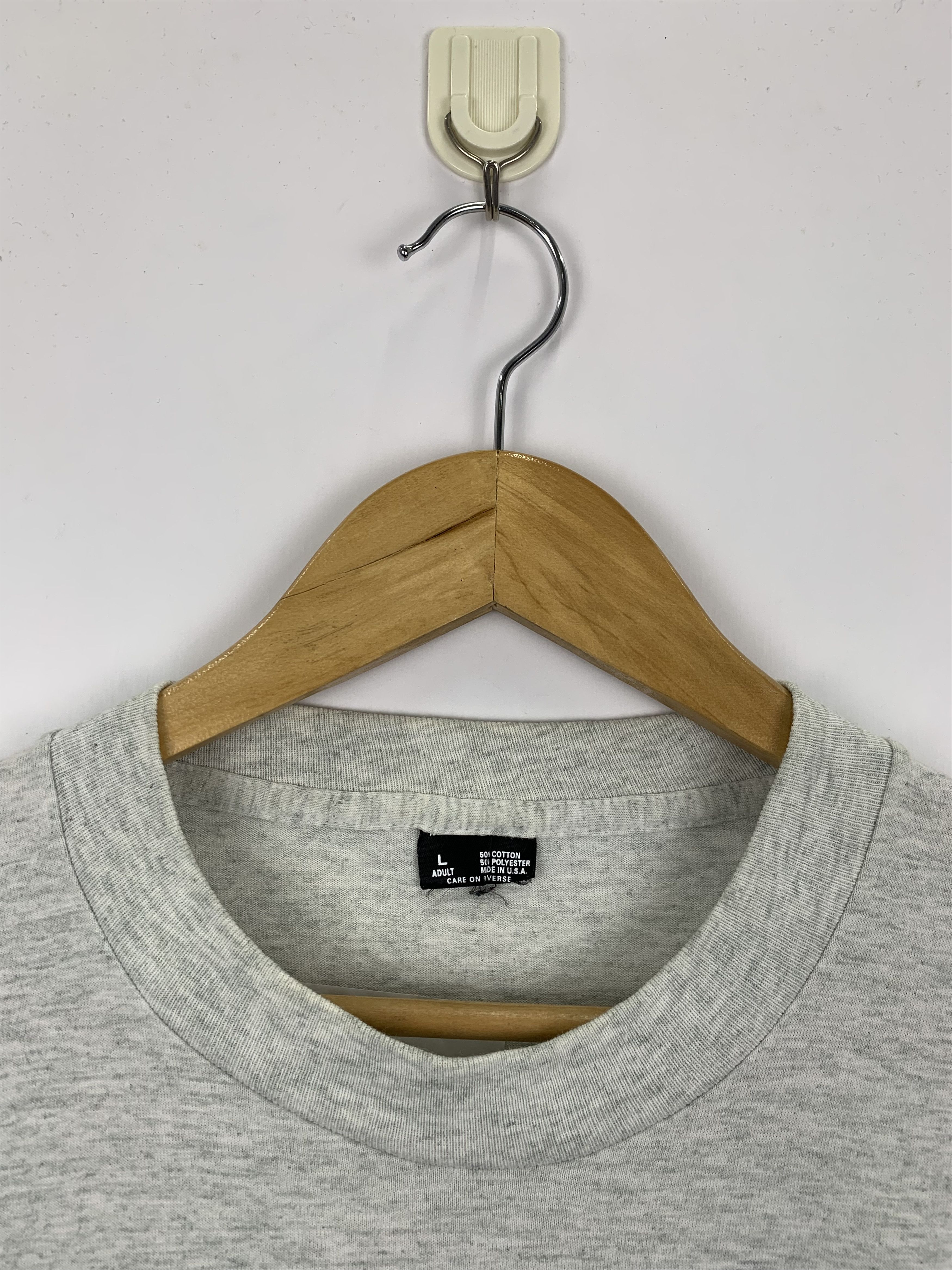 DKNY × Vintage Vintage 90s DKNY big Logo T Shirt TA0021 Size US L / EU 52-54 / 3 - 7 Thumbnail