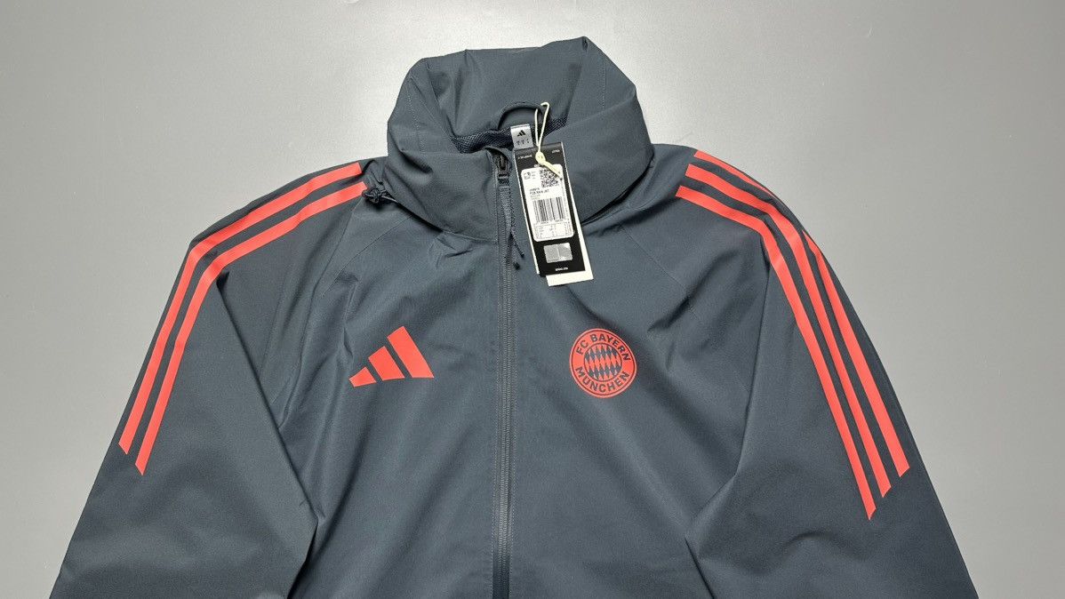 Adidas NWT BAYERN MUNICH 2025/2026 FOOTBALL SOCCER TRAINING JACKET Size US S / EU 44-46 / 1 - 2 Thumbnail