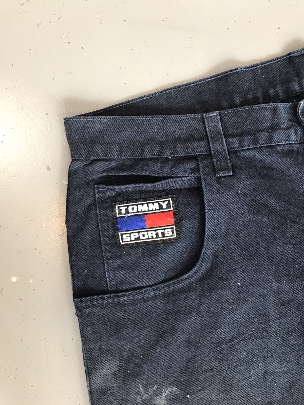 Tommy Hilfiger × Vintage Vintage tummy Hilfiger big pocket SpellOut denim jort Size US 39 - 5 Thumbnail