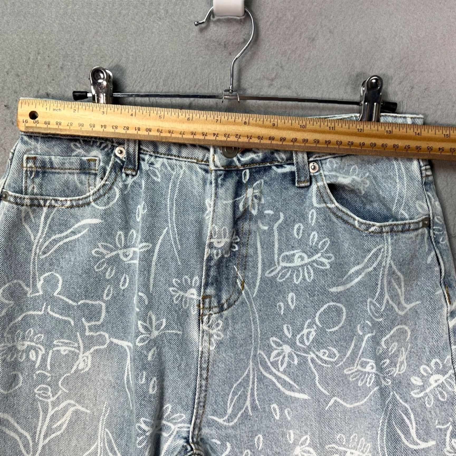 Nordstrom Nordstrom By Cristina Martinez Floral Print High-Waisted Light Wash Denim Jeans Womens 10 Blue Straight Cotton Rise High Inseam 29 Pants Size 32" / US 10 / IT 46 - 6 Thumbnail