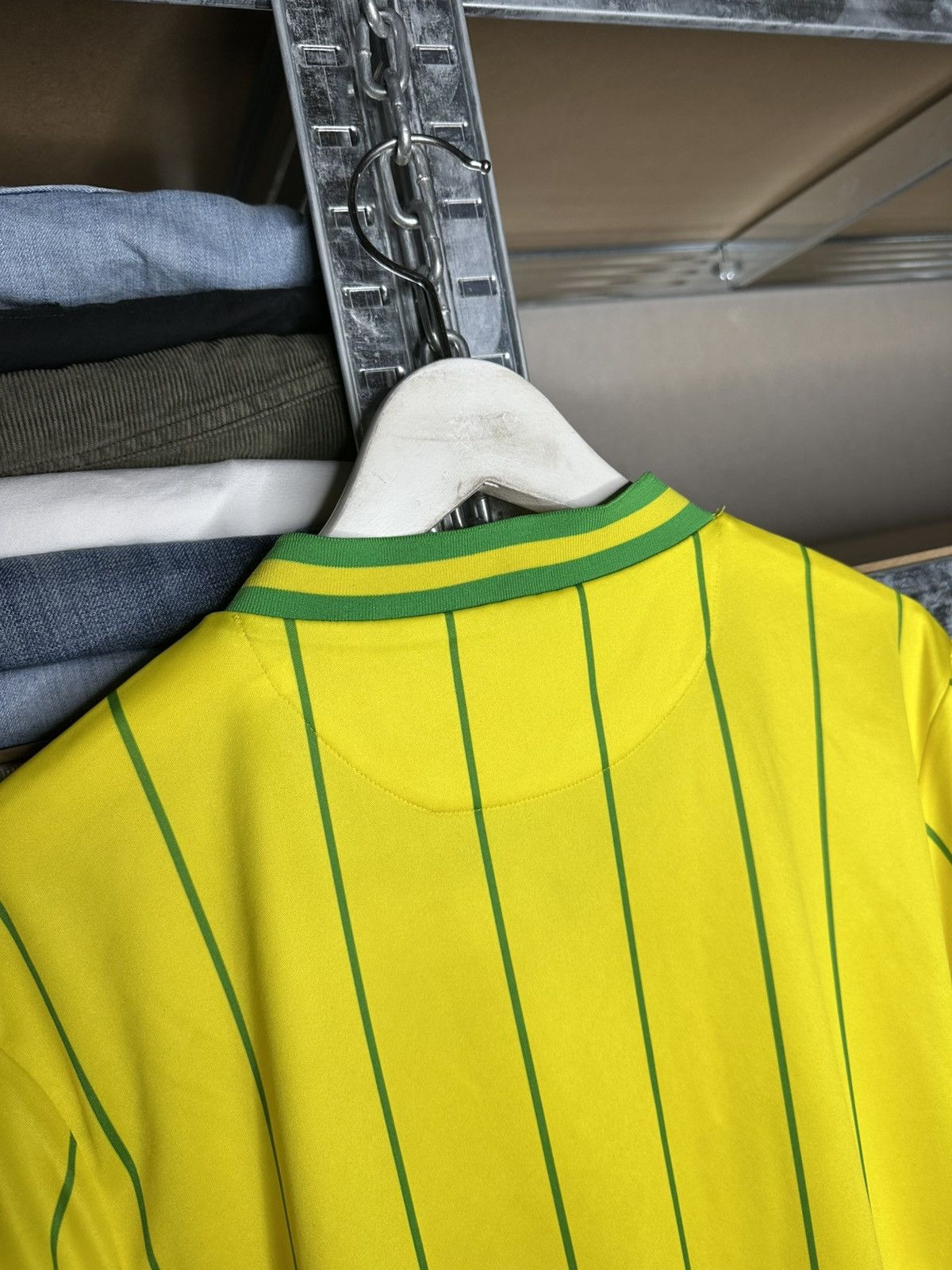 Jerzees Joma Norwich City Home football shirt 2022 - 2023 Size US L / EU 52-54 / 3 - 18 Thumbnail