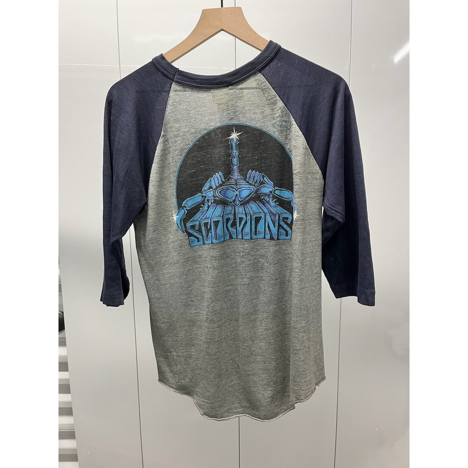 Vintage Vintage 1982 Scorpions Blackout Tour Raglan Shirt PAPER THIN Size US M / EU 48-50 / 2 - 2 Thumbnail