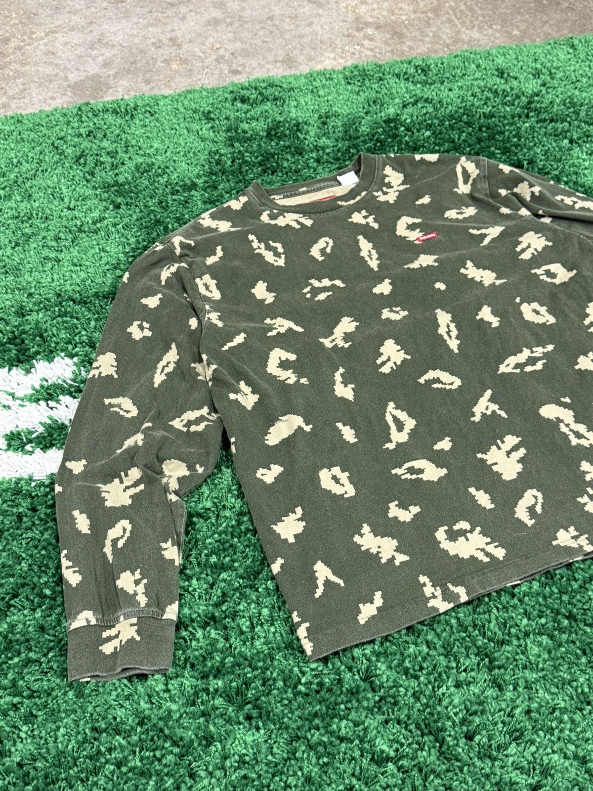 Supreme Supreme Small Box Long Sleeve Tee Olive Digi Camo FW20 Size US M / EU 48-50 / 2 - 2 Thumbnail