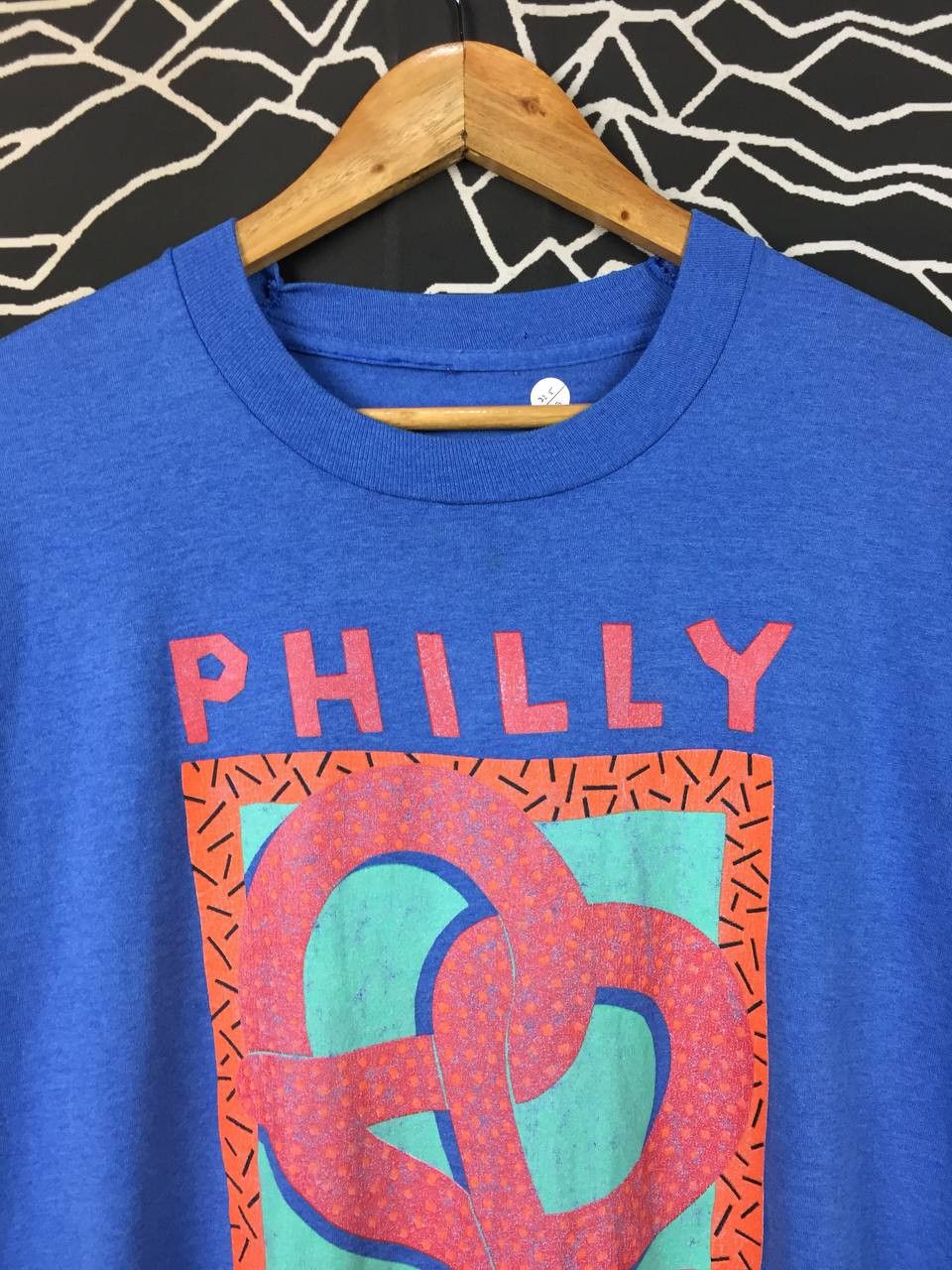 Vintage Vtg 90s Philly Twist Philadelphia Pretzel Culture Tee Size US L / EU 52-54 / 3 - 3 Thumbnail