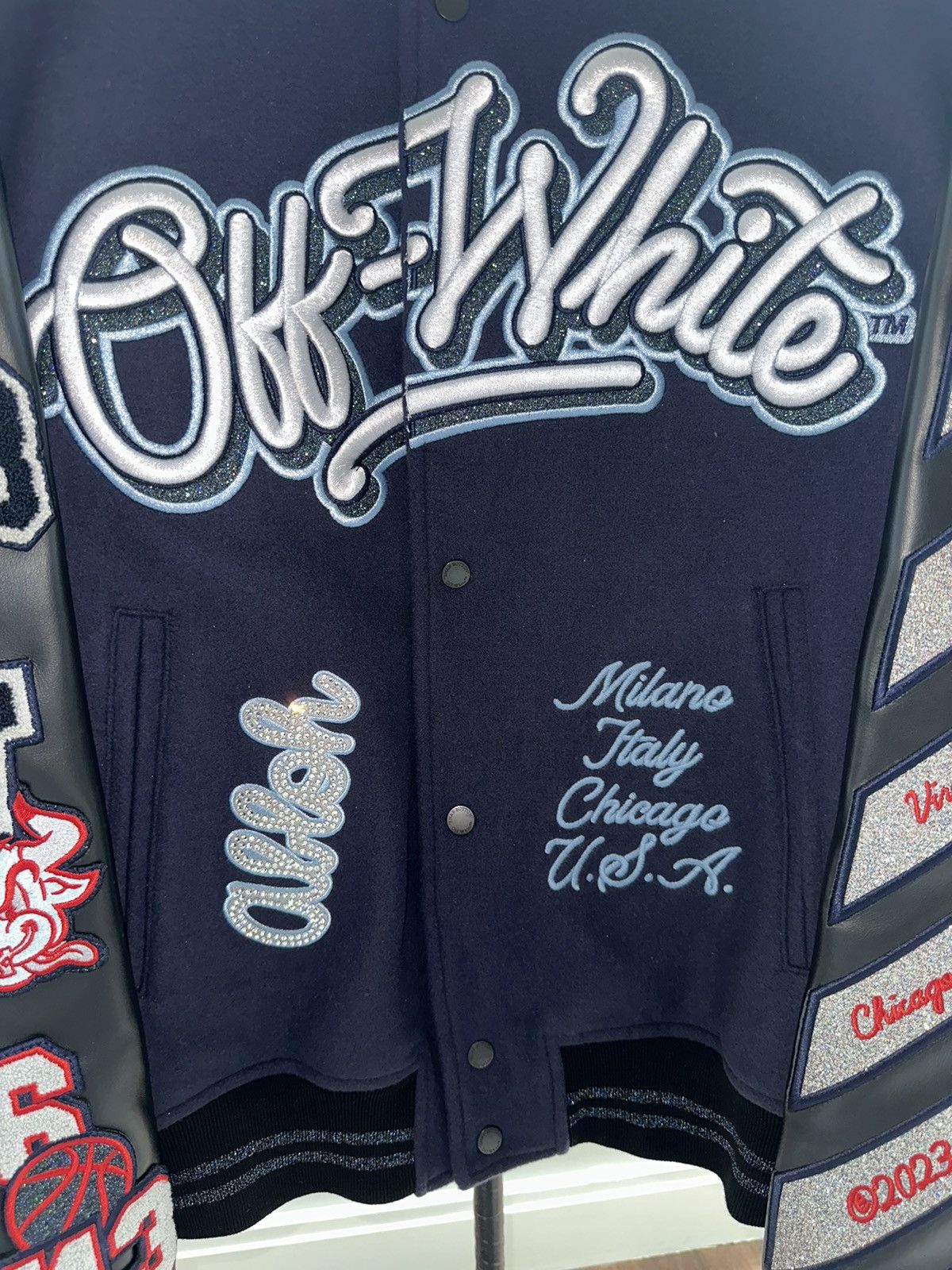 Off-White Off White x Chicago Bulls Varsity Leather Jacket Size US XL / EU 56 / 4 - 2 Thumbnail