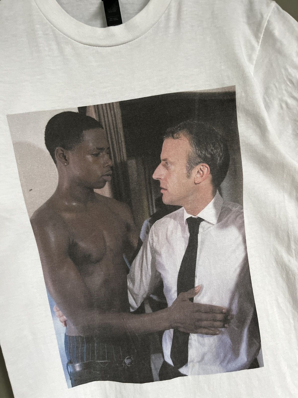 Other Emmanuel Macron With His Black Thug Friend Hugging T-shirt Size US S / EU 44-46 / 1 - 2 Thumbnail