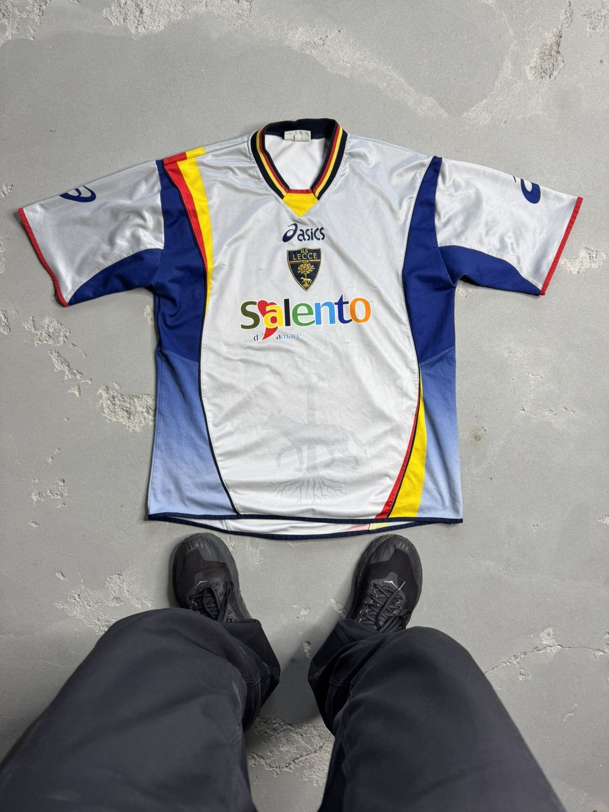 Asics Asics Lecce Serie A Italy Home Jersey Vintage Tee Size US L / EU 52-54 / 3 - 1 Thumbnail