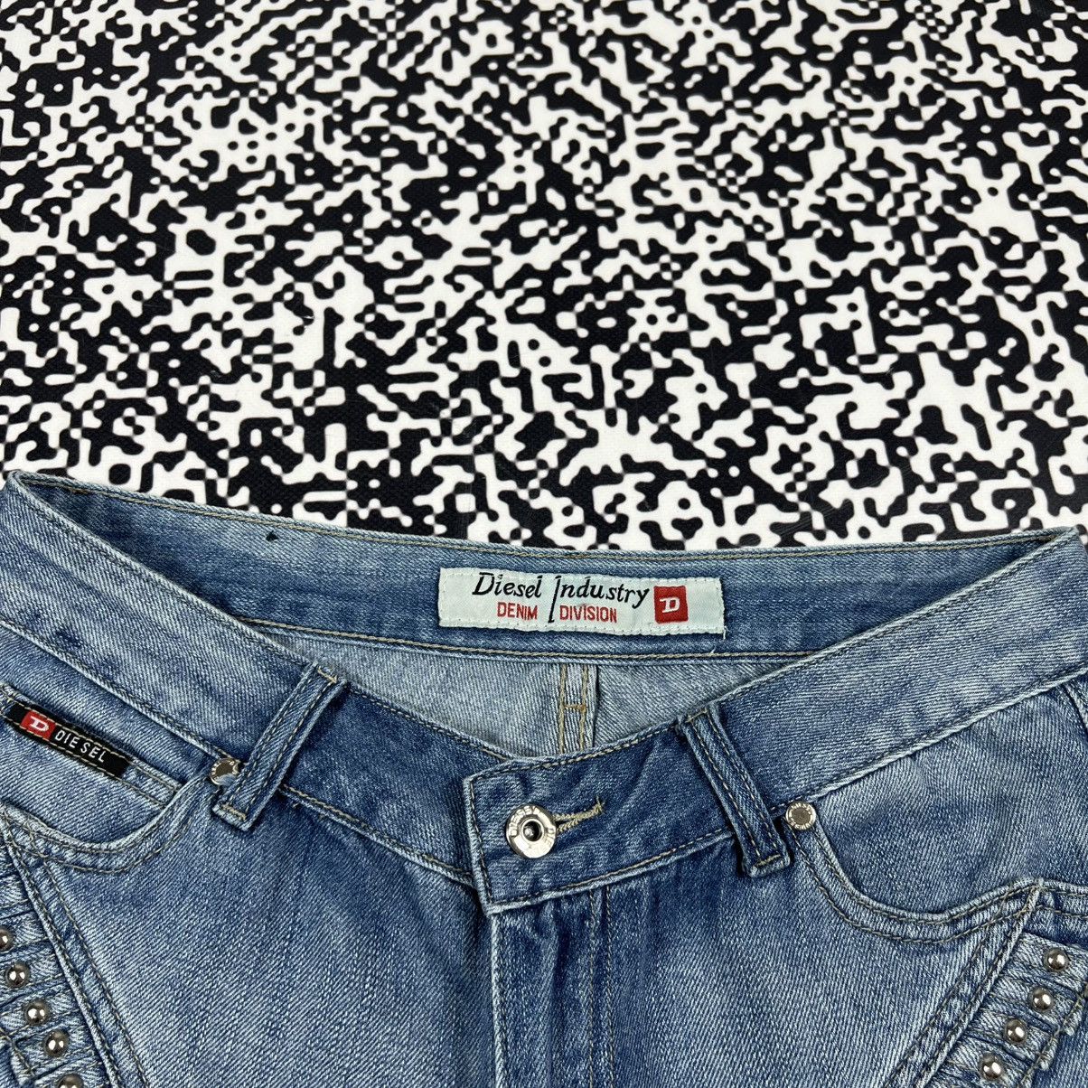 Diesel Vintage Y2K Diesel Japanese Style Retro Sexy Denim Shorts Size 30" / US 8 / IT 44 - 14 Thumbnail