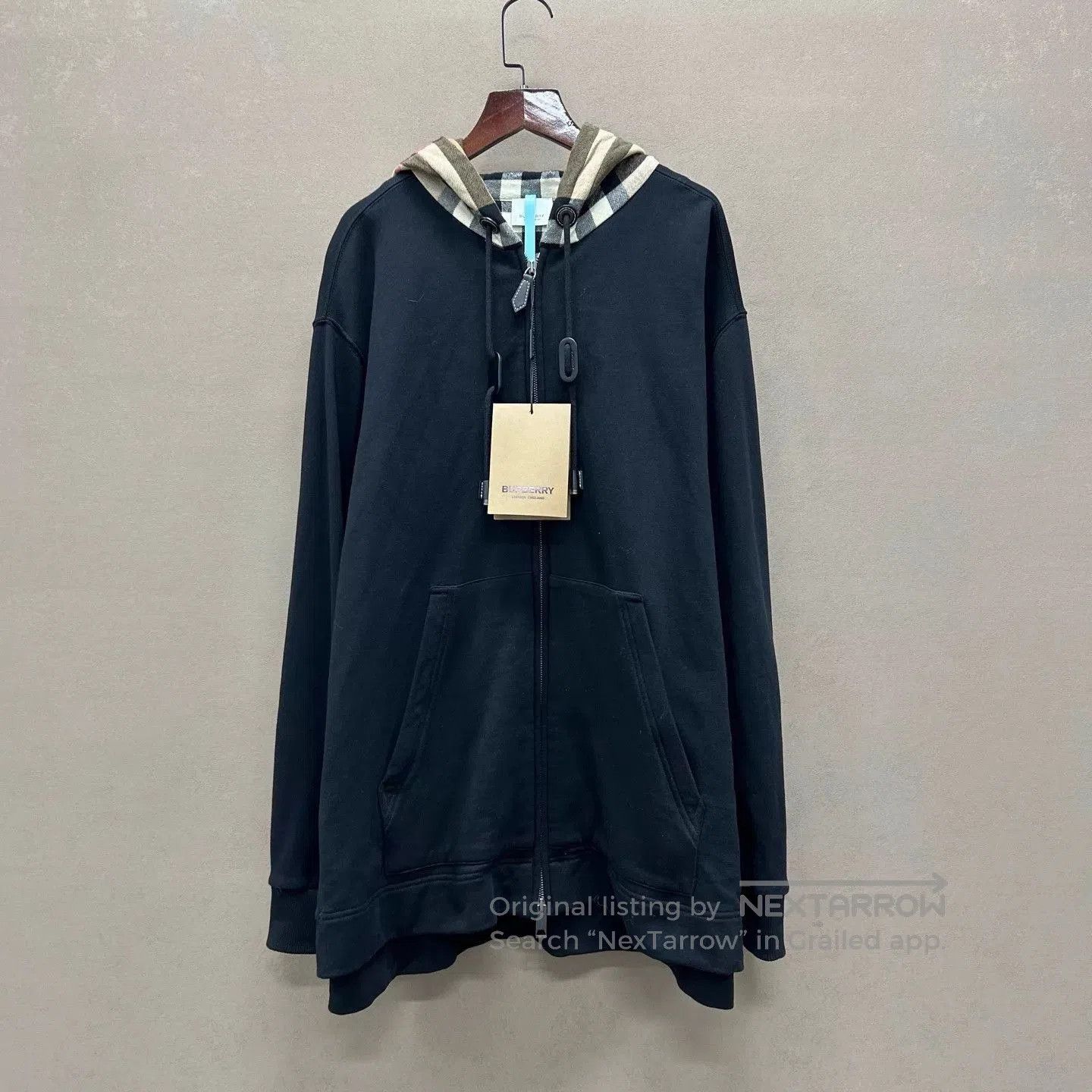 Burberry Black Zip-Up Hoodie with Checkered Lining. Size US M / EU 48-50 / 2 - 1 Thumbnail
