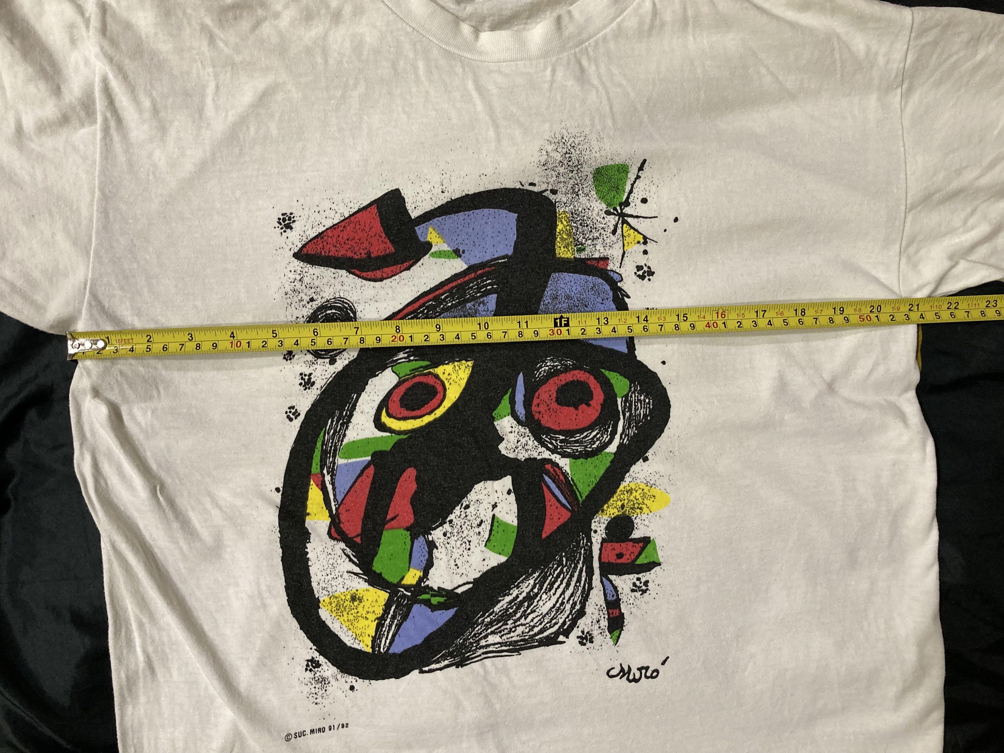 Vintage Vintage 90s Joan Miro Abstract Art Painting T-shirt Size US L / EU 52-54 / 3 - 7 Thumbnail