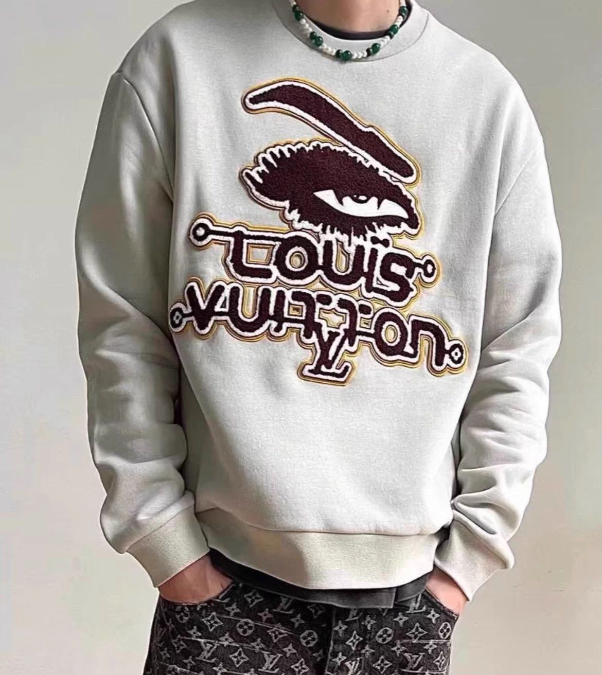 Louis Vuitton LV Evil Eye Chest Flocked Embroidery L Sweatshirt Size US L / EU 52-54 / 3 - 1 Thumbnail