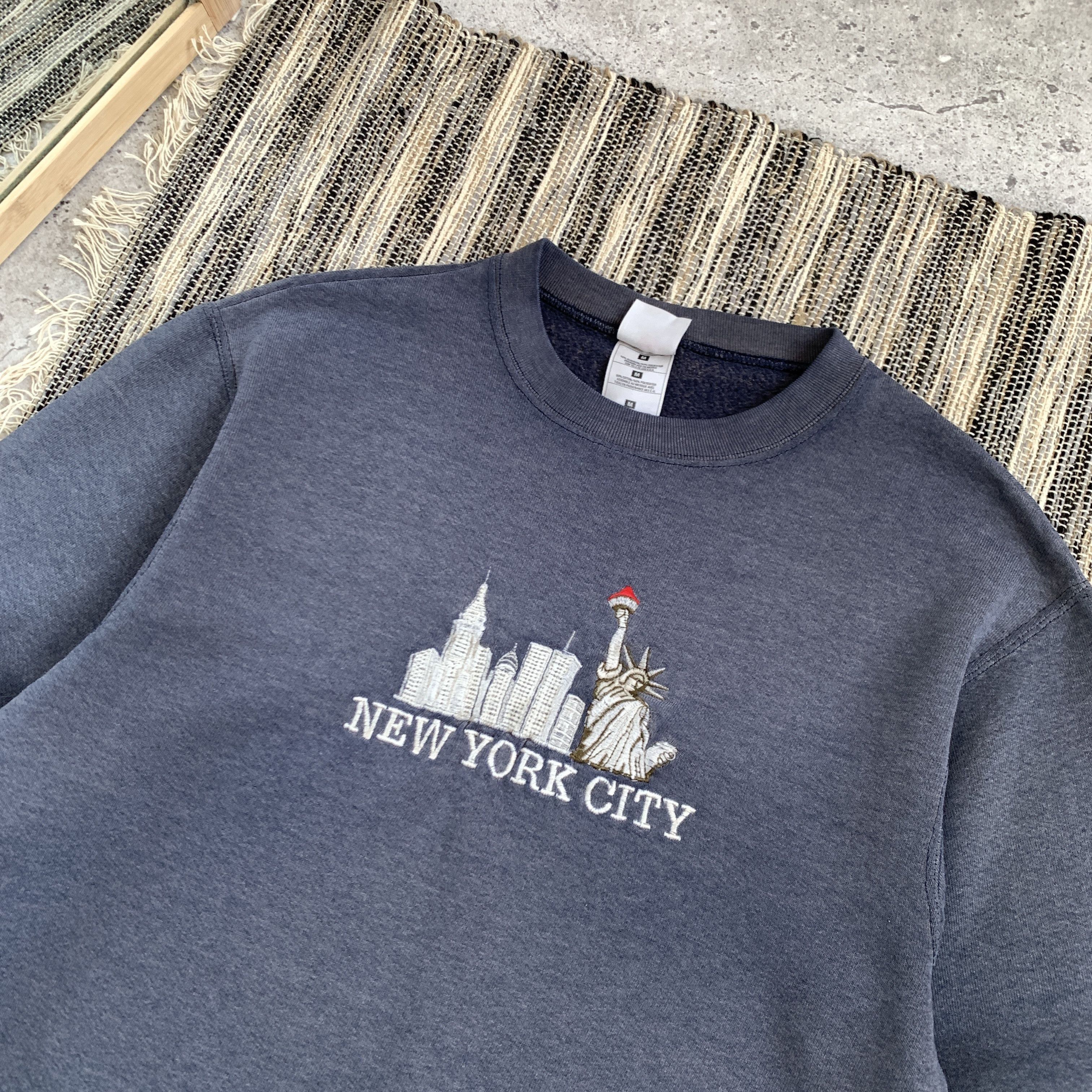 Vintage Vintage New York 90s Embroidered Blue Crewneck Sweatshirt Size US M / EU 48-50 / 2 - 3 Thumbnail