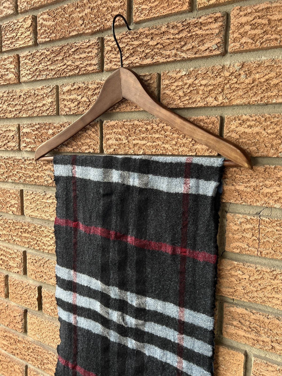 Burberry BURBERRY LAMBSWOOL SCARF/SHAWL Size ONE SIZE - 3 Thumbnail