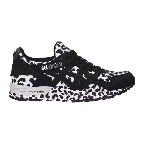 ob1o1e0324 Sneakers in Black & White
