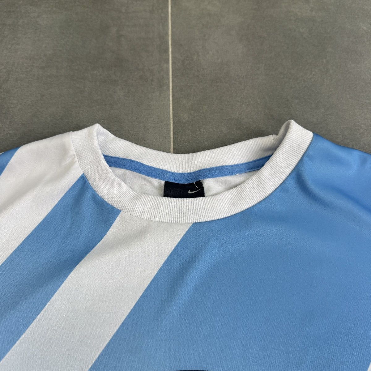 Nike Vintage Nike Dri-Fit TN Center Logo Shirt Jersey Y2K Men Size US L / EU 52-54 / 3 - 9 Thumbnail