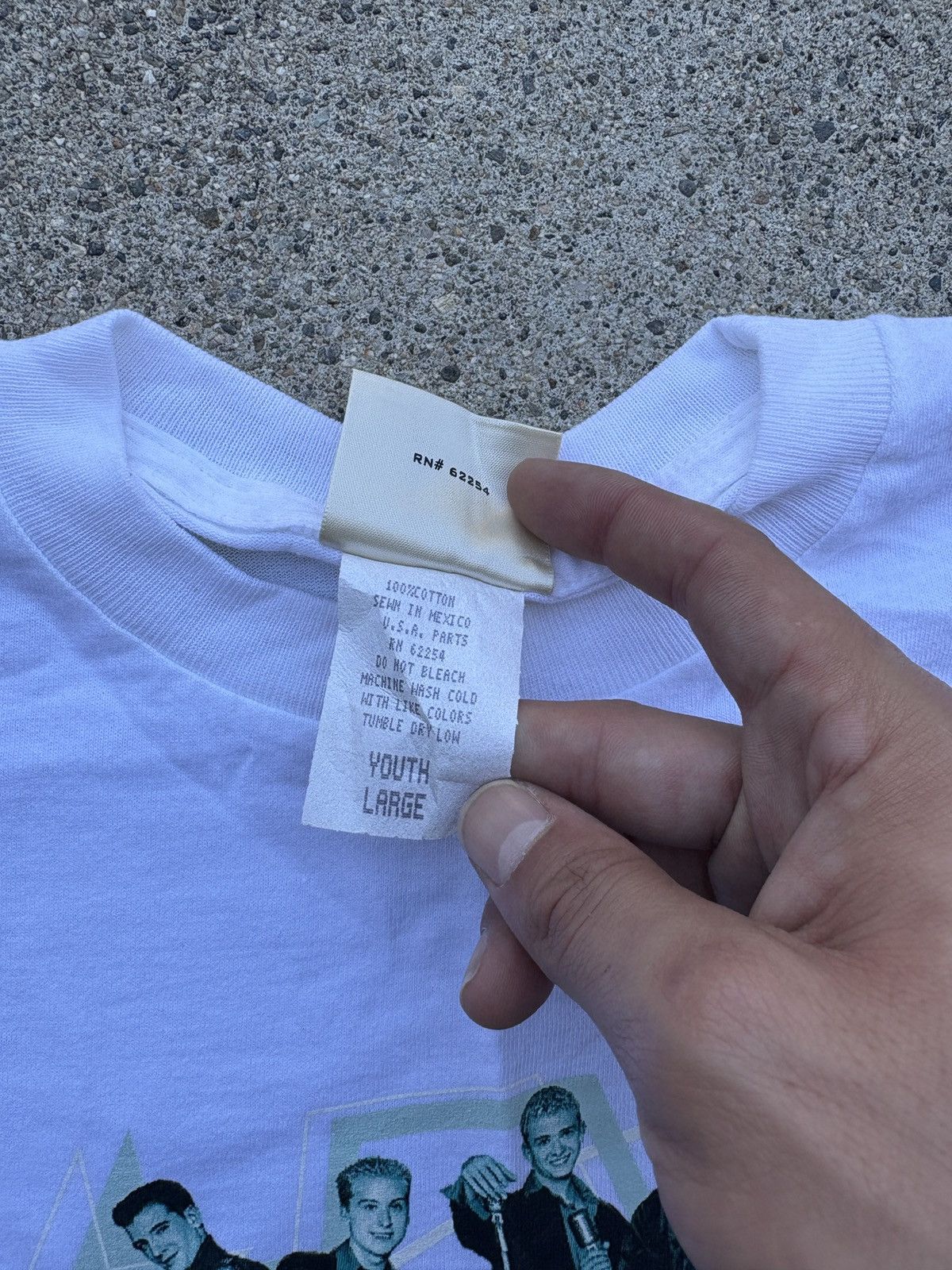 Tultex Vintage 1998 Winterland “NSYNC” Pop Band White Shirt Size L Size US L / EU 52-54 / 3 - 4 Thumbnail