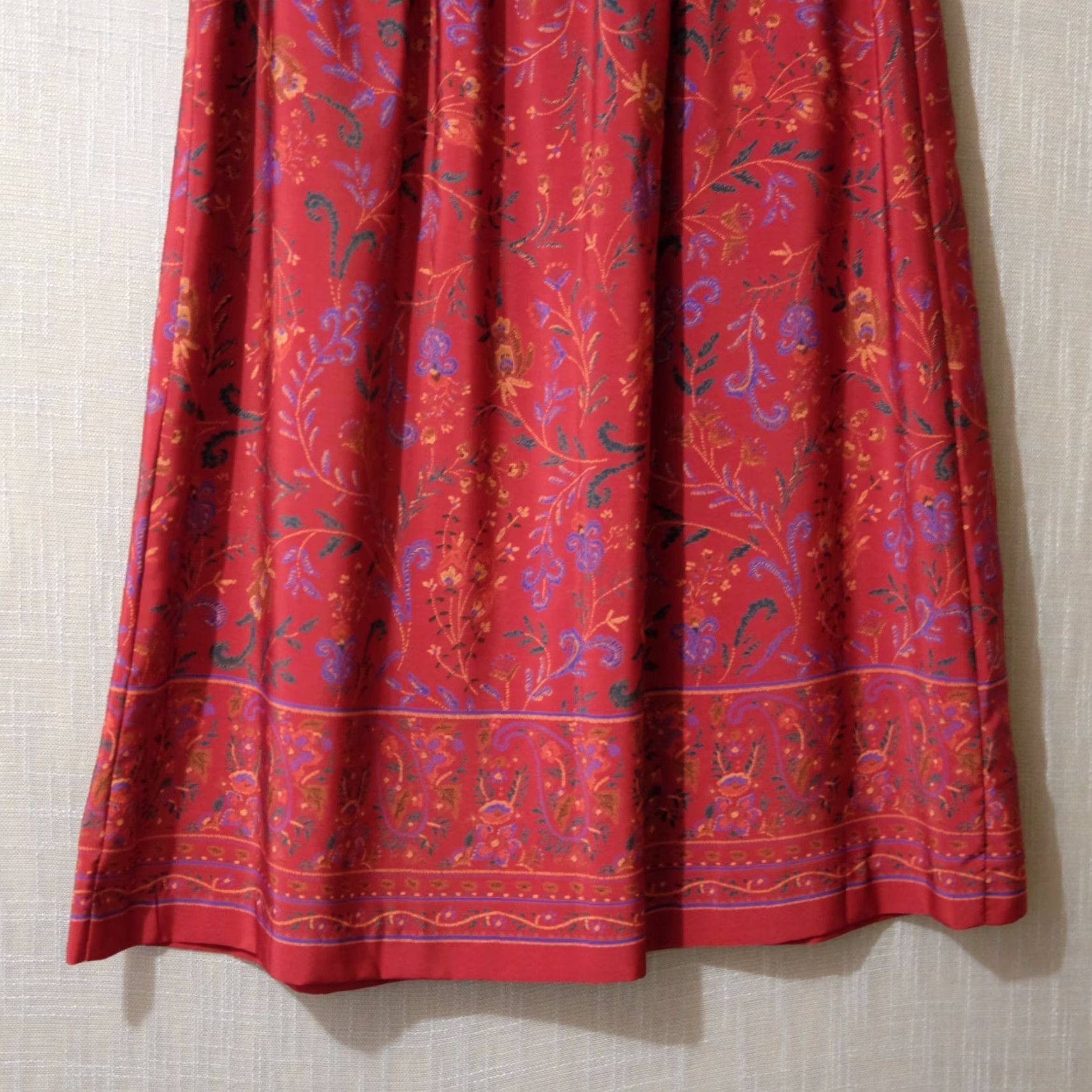 Jantzen **JANTZEN Classics Dark Red Floral Pleated Midi Skirt Women's 10** User: Vintage JANTZEN Classics Dark Red Floral Pleated Midi Skirt Women's 10 Size 32" / US 10 / IT 46 - 6 Thumbnail