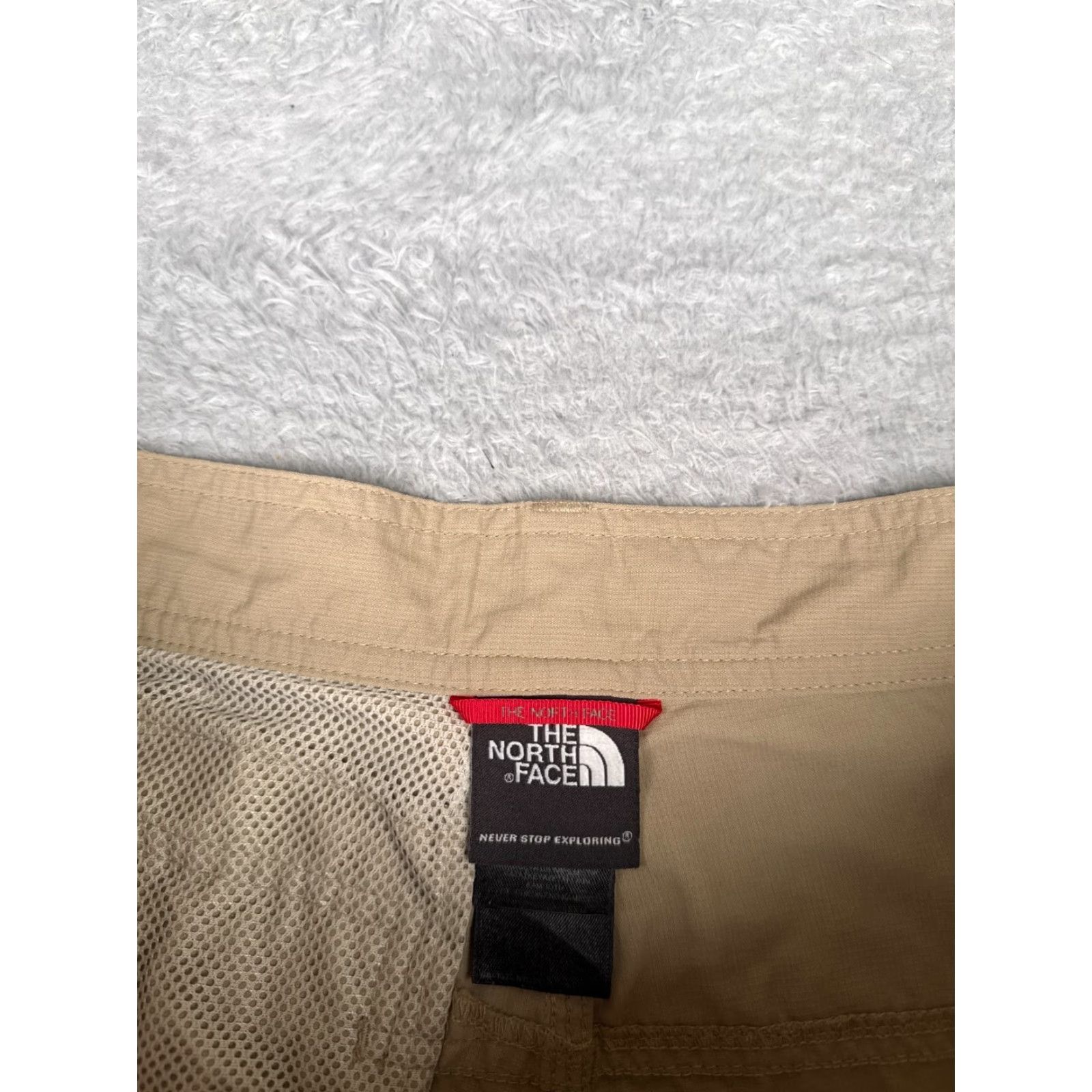 The North Face The North Face Shorts Men 34 Beige Nylon Cargo Pocket Drawstring Pockets Regular 34x10 Vintage: No Size US 34 / EU 50 - 7 Thumbnail