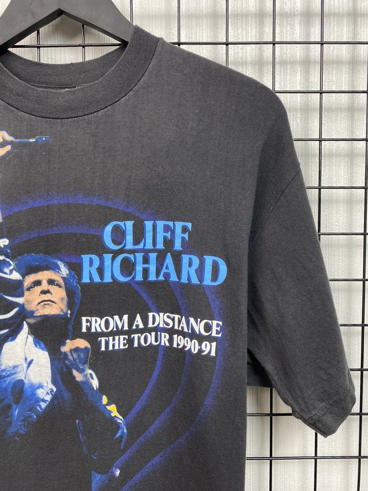 Band Tees × Vintage Vintage 1990-1991 Cliff Richard Tour T Shirt Men’s Pop Tee Size US L / EU 52-54 / 3 - 6 Thumbnail