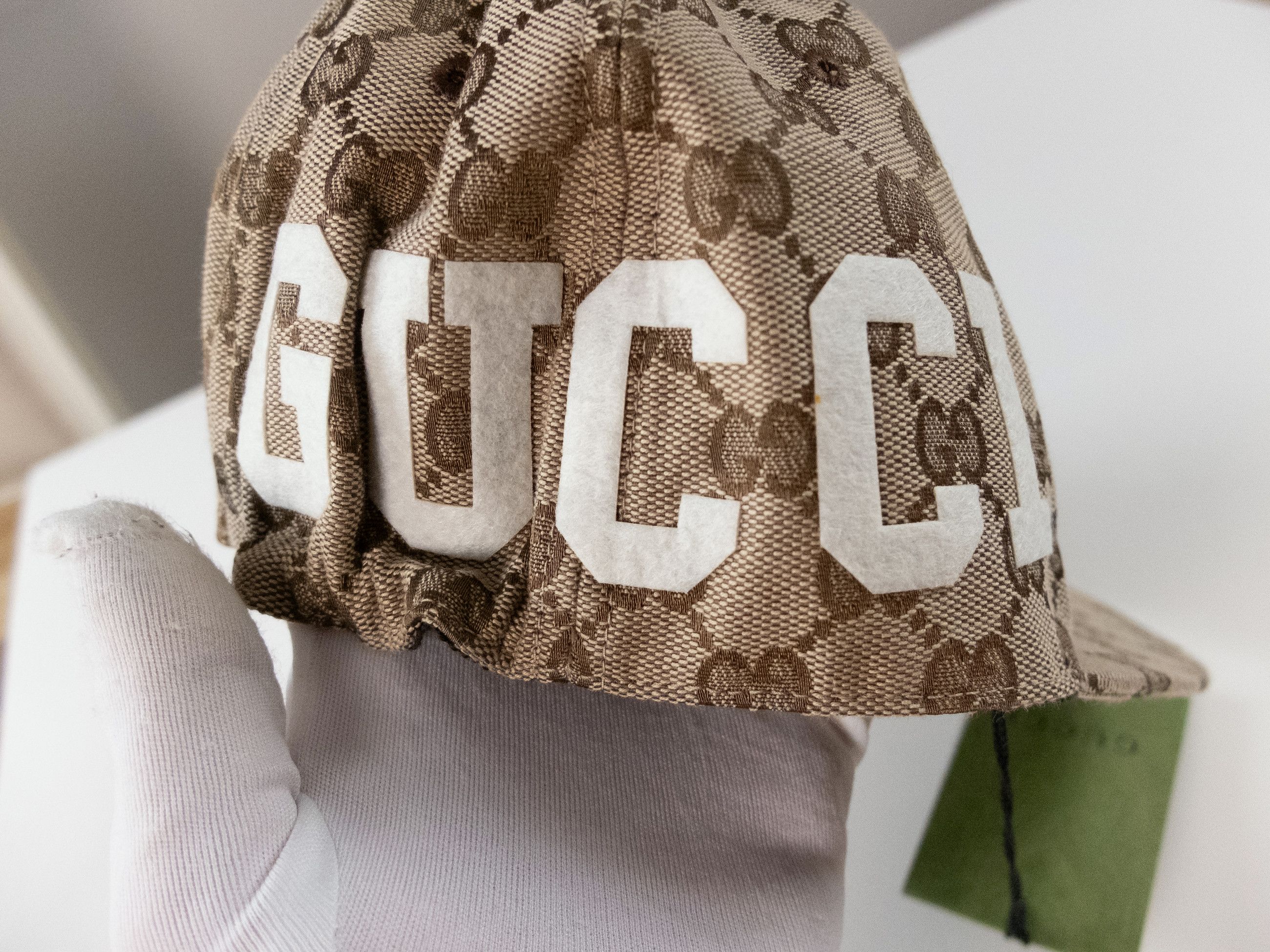 Gucci GUCCI beige GG Web logo canvas baseball cap Medium NWT Size ONE SIZE - 4 Thumbnail