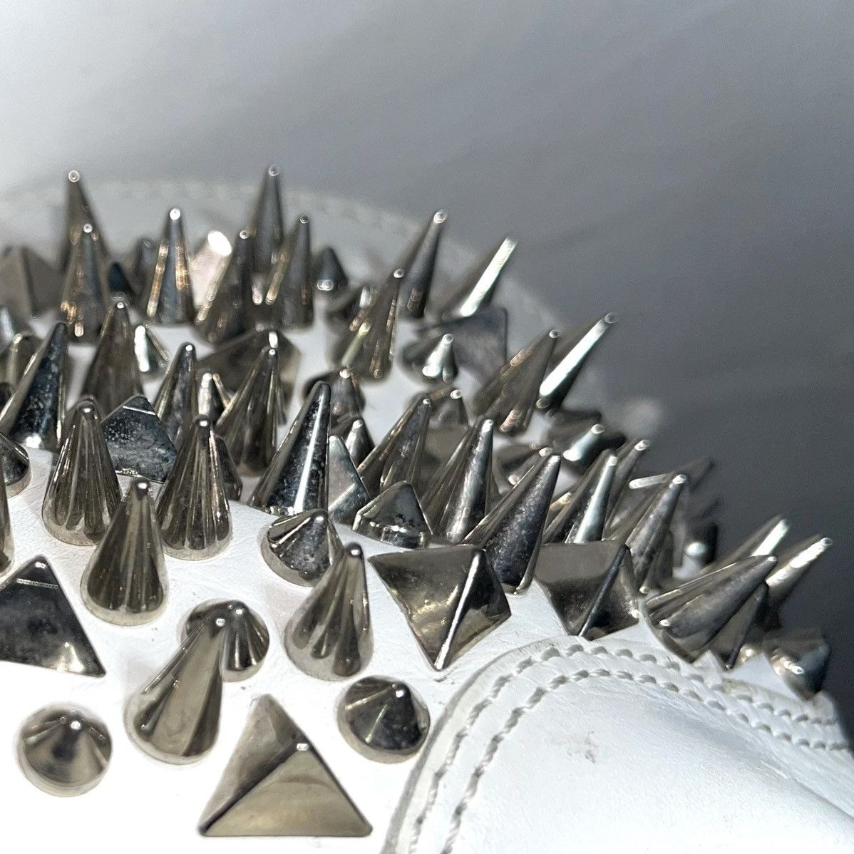Christian Louboutin Christian Louboutin white Pik Pik high-top studded sneakers Size US 9 / EU 42 - 6 Thumbnail