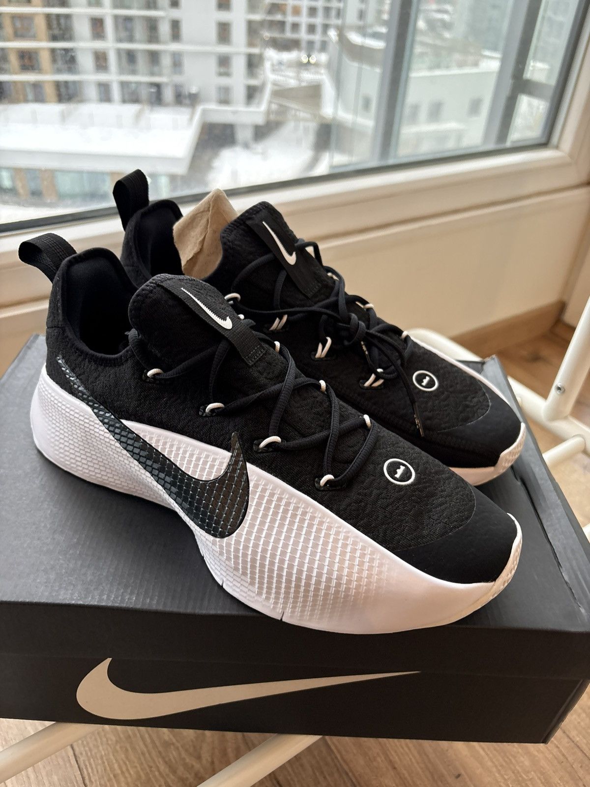 Jordan Brand Jordan Lebron TR 1 Size US 10.5 / EU 43-44 - 3 Thumbnail