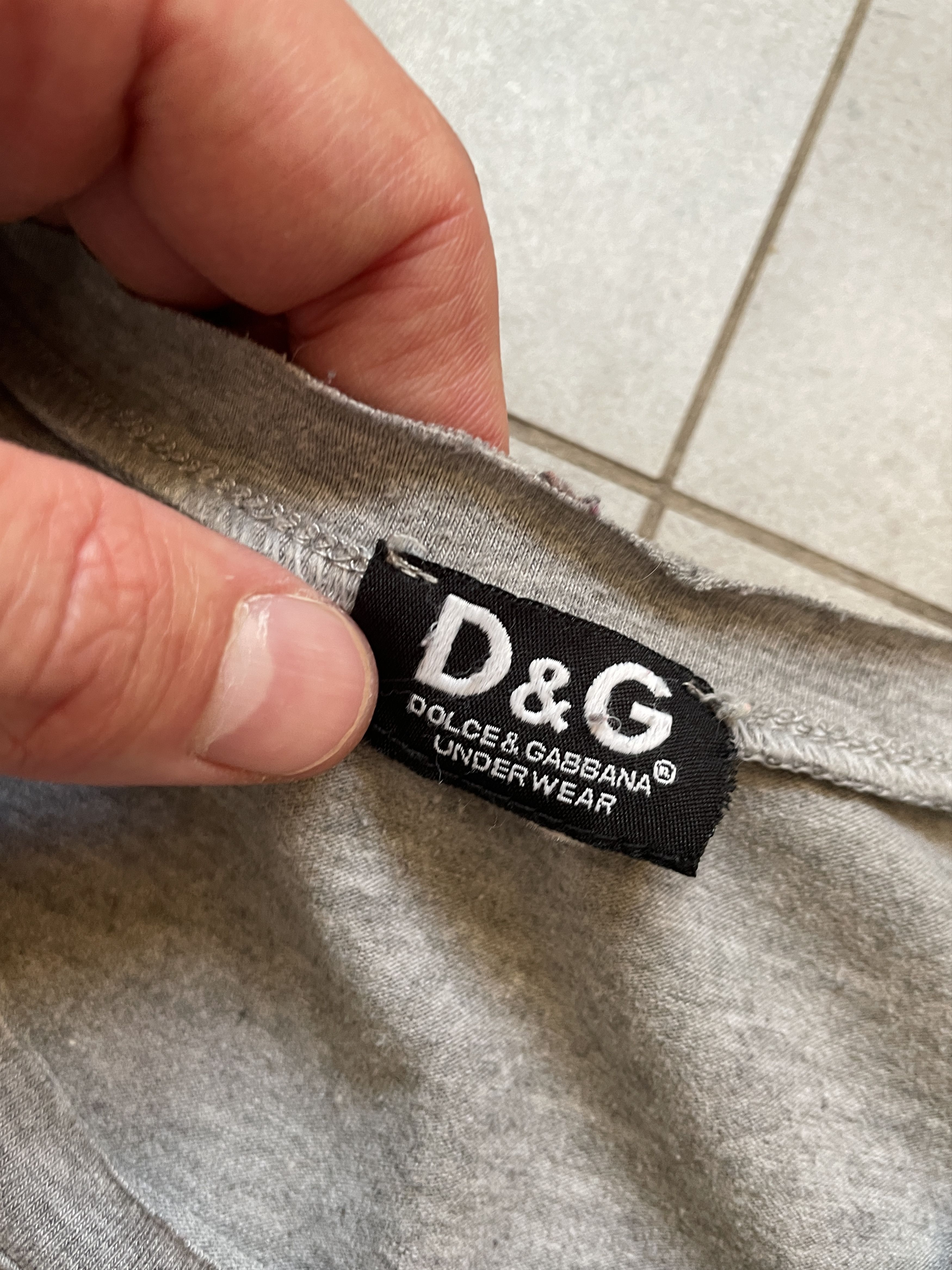 Dolce & Gabbana DOLCE AND GABBANA D&G GREY LOONEY TUNES LOLA BUGS CROP TEE Size S / US 4 / IT 40 - 3 Thumbnail