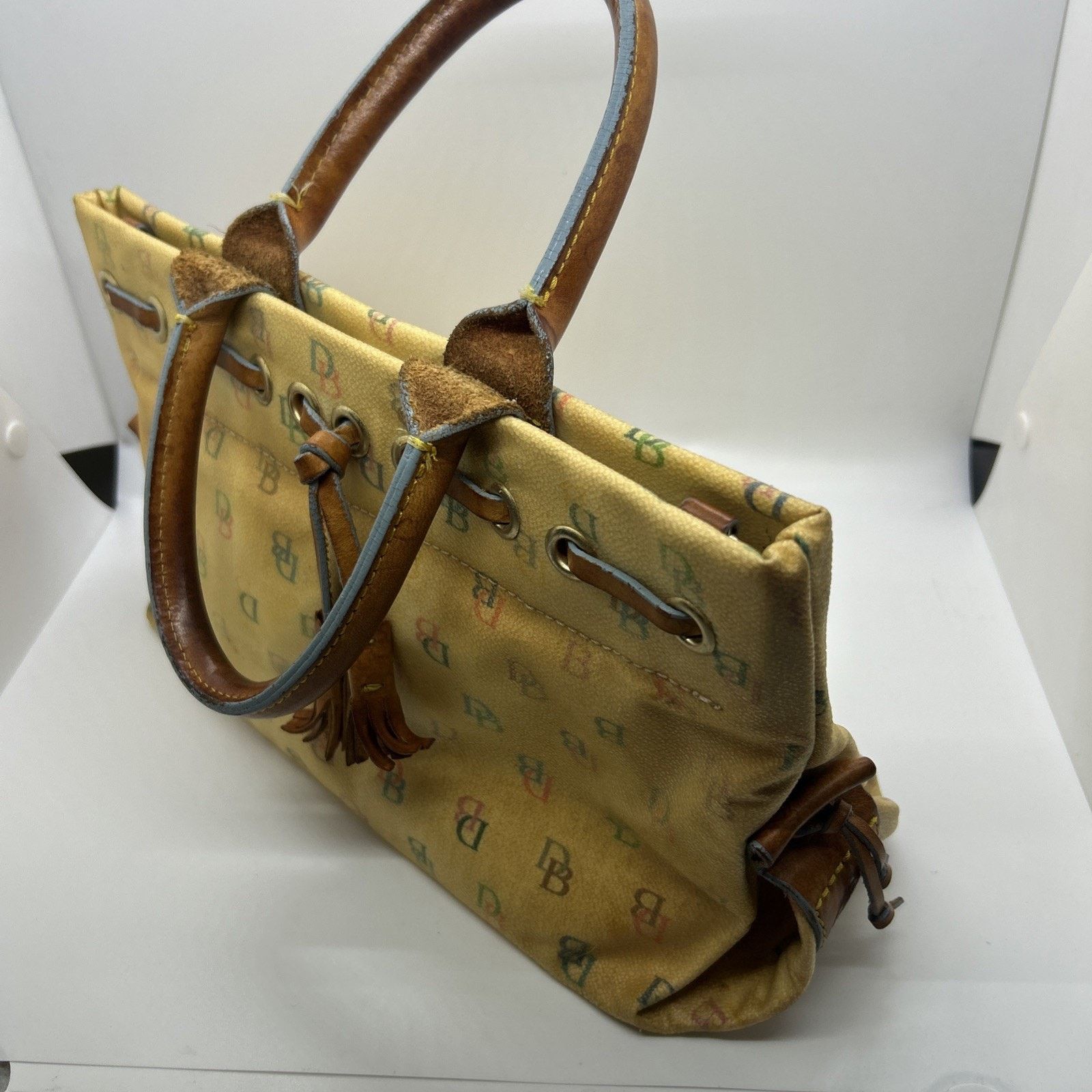 Dooney & Bourke Dooney & Bourke Pale Yellow& Tan Vinyl Handbag Purse Leather Size ONE SIZE - 3 Thumbnail