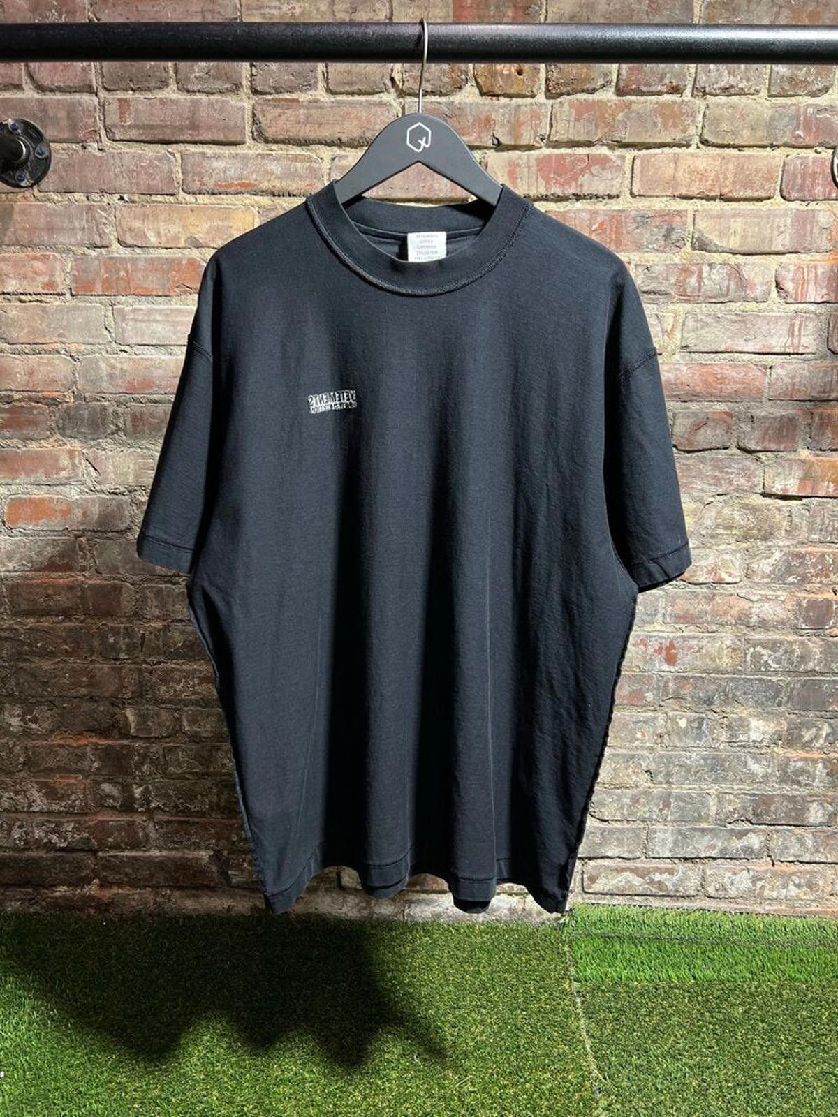 Vetements Vetements Reverse Stitch Tee Sz. M Size US M / EU 48-50 / 2 - 1 Thumbnail