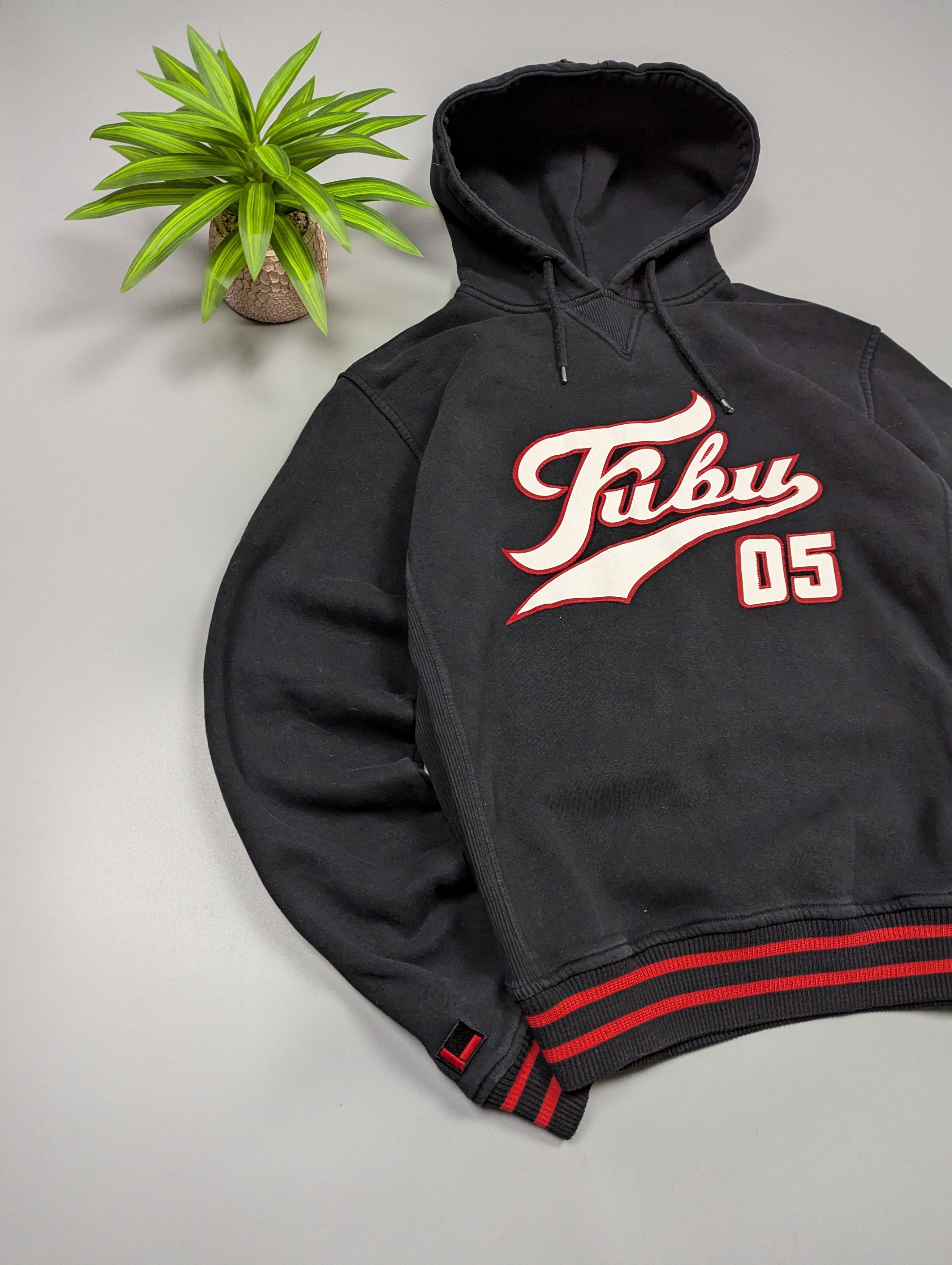 Fubu Vintage FUBU "05" Y2K Era Hoodie – Black & Red Big Logo Size US M / EU 48-50 / 2 - 7 Thumbnail