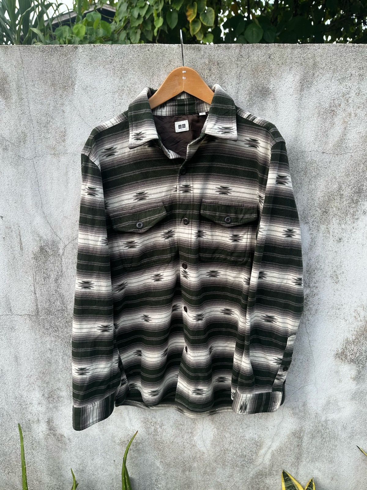 Uniqlo Uniqlo fleece shirts Size US L / EU 52-54 / 3 - 5 Thumbnail