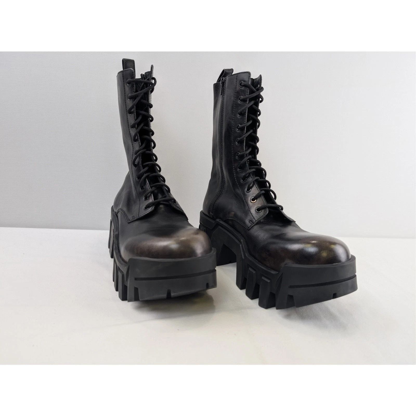 Balenciaga o1rshd1 Q:2 / Worn-out Effect Leather Bulldozer Laceup Boots Size US 11 / EU 44 - 5 Thumbnail